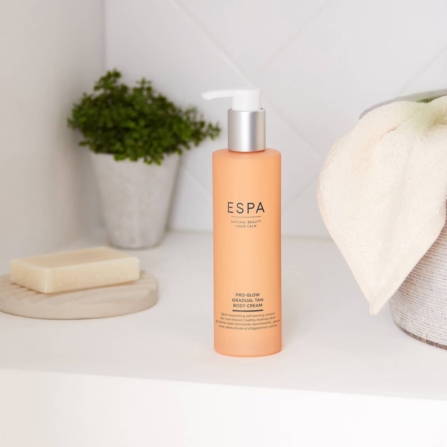 ESPA Pro-Glow Gradual Tan Body Cream купить в Beauty Storage. Быстрая доставка по России и СНГ.