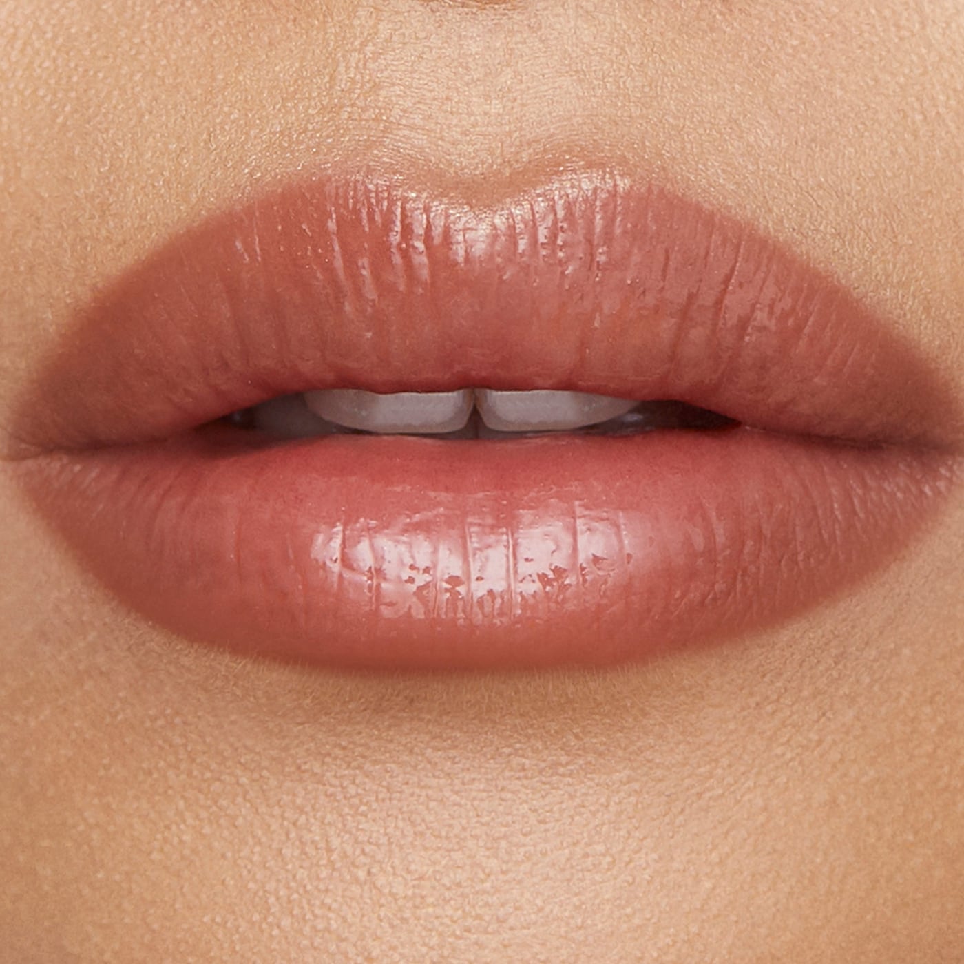 HOURGLASS Phantom Volumizing Glossy Balm купить в Beauty Storage. Быстрая доставка по России и СНГ.