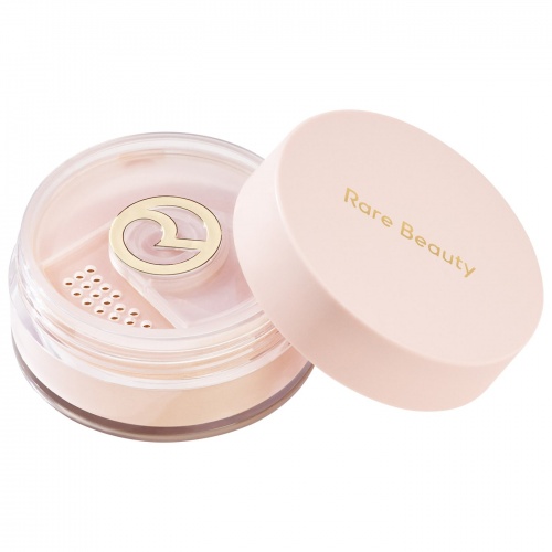 RARE BEAUTY BY SELENA GOMEZ Always an Optimist Soft Radiance Setting Powder купить в Beauty Storage. Быстрая доставка по России и СНГ.

