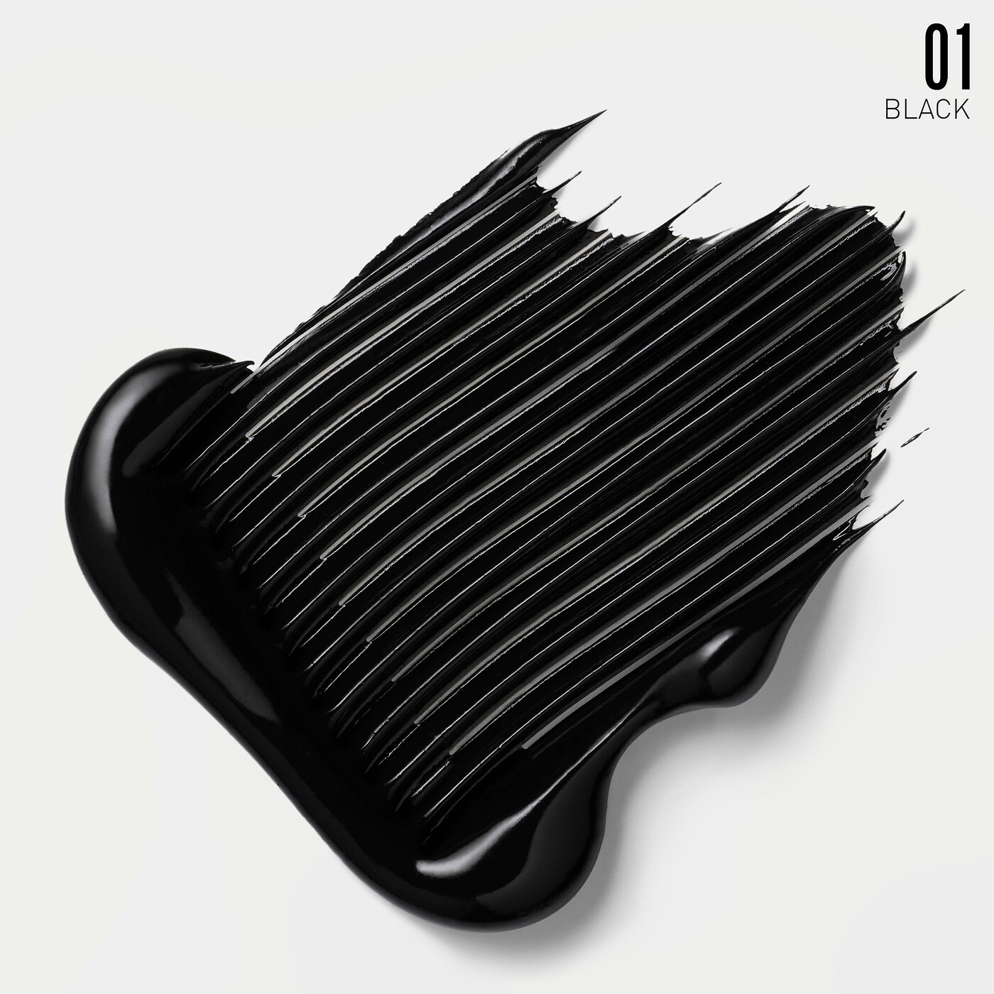 VALENTINO BEAUTY Magnificent Smudgeproof Volumizing Mascara купить в Beauty Storage. Быстрая доставка по России и СНГ.