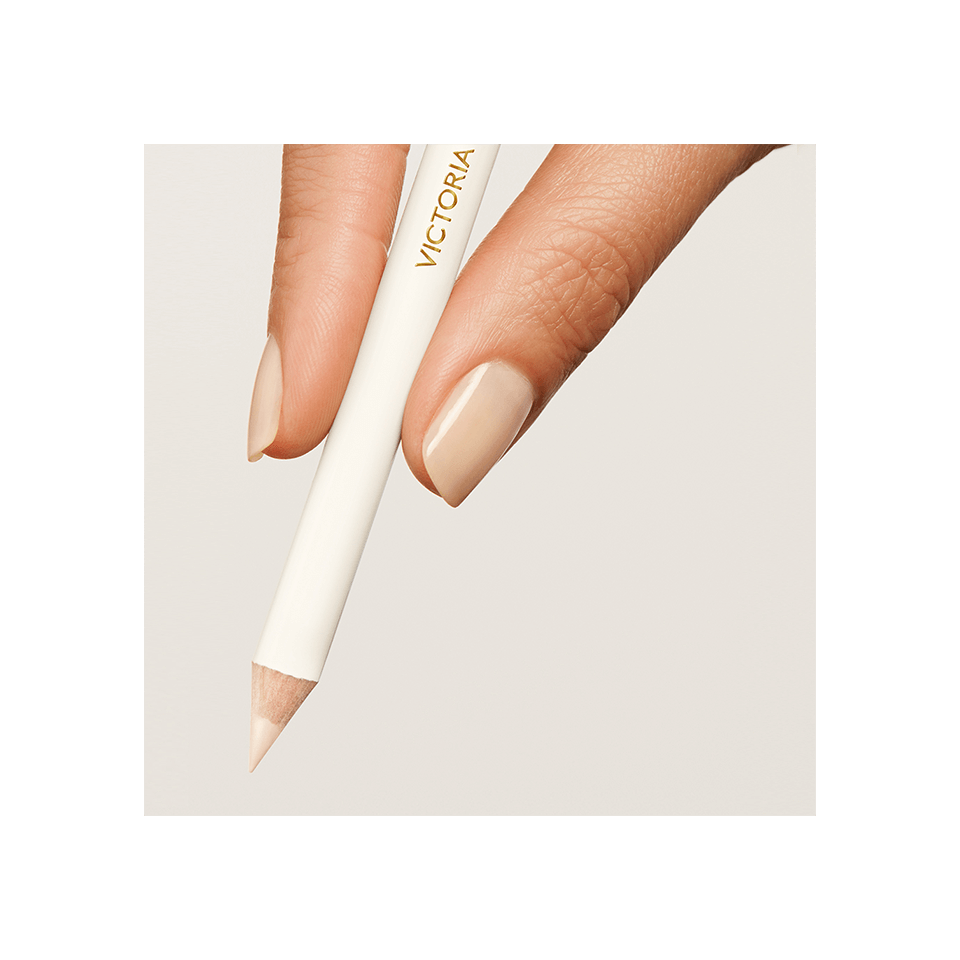 VICTORIA BECKHAM Instant Brightening Waterline Pencil купить в Beauty Storage. Быстрая доставка по России и СНГ.