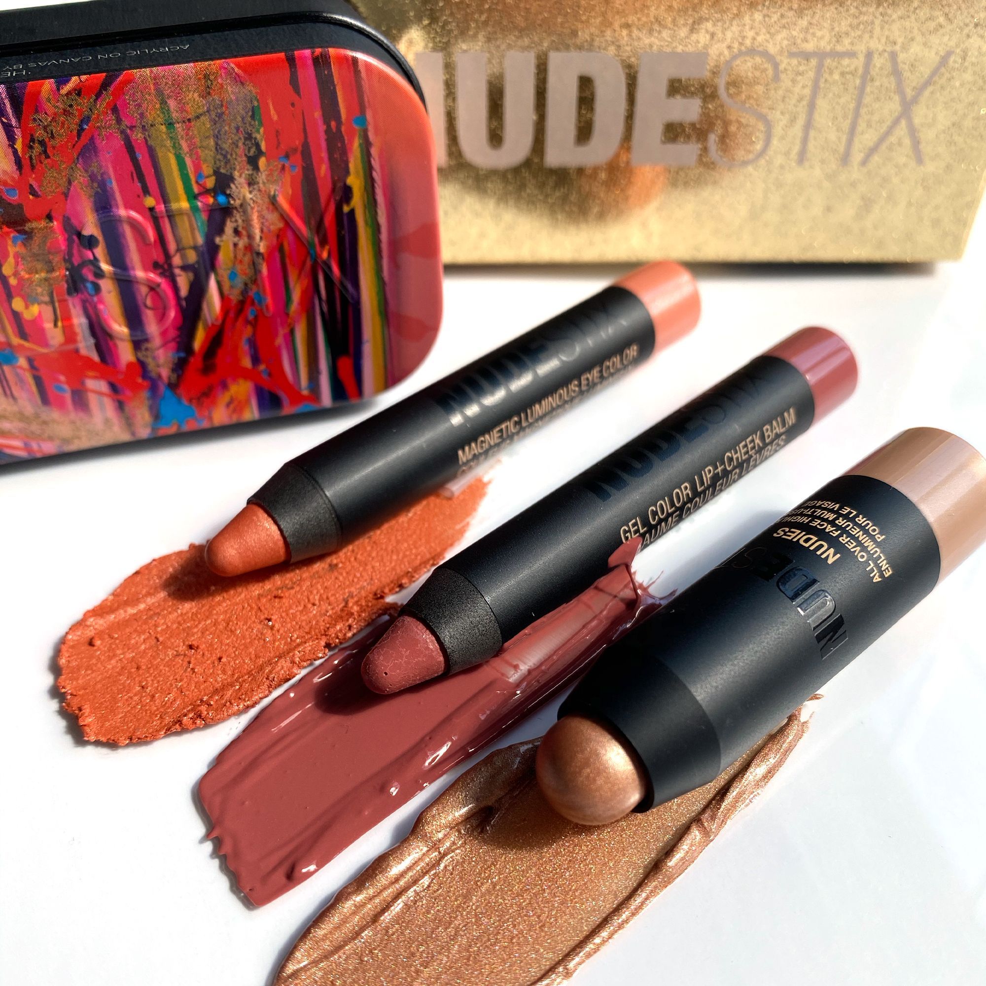 NUDESTIX Glow Glow Glow Kit купить в Beauty Storage. Быстрая доставка по России и СНГ.