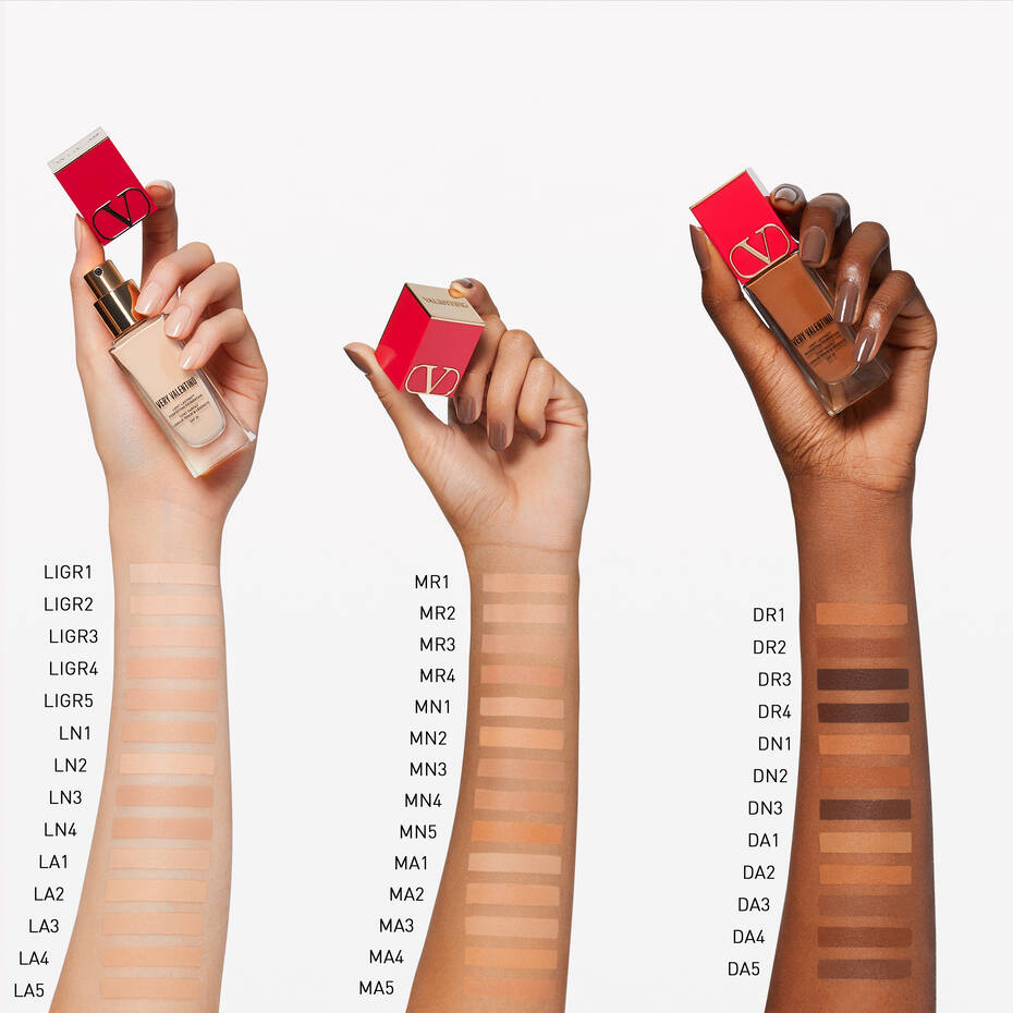 VALENTINO BEAUTY Very Valentino 24 Hour Wear Liquid Foundation купить в Beauty Storage. Быстрая доставка по России и СНГ.