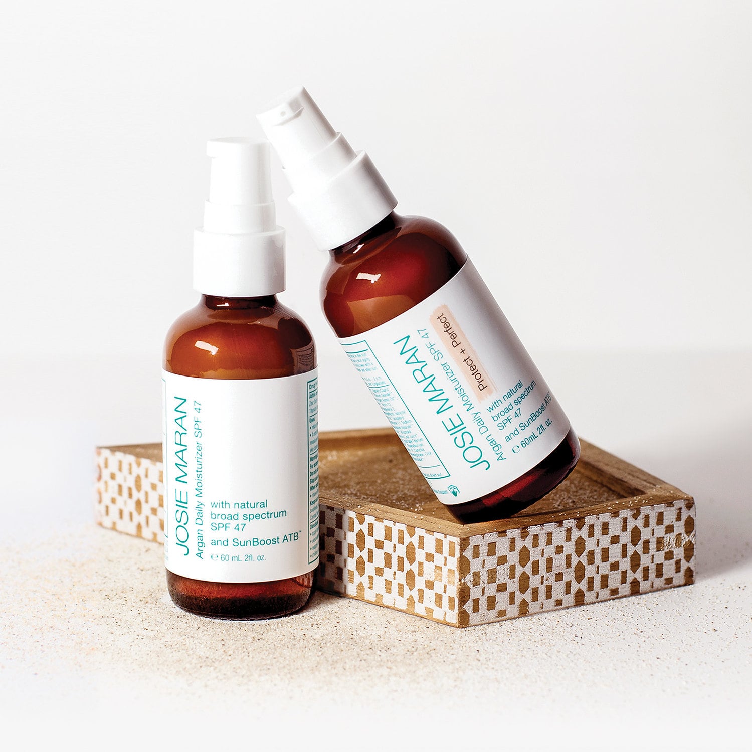 JOSIE MARAN Argan Daily Moisturizer Tinted SPF 47 Protect + Perfect