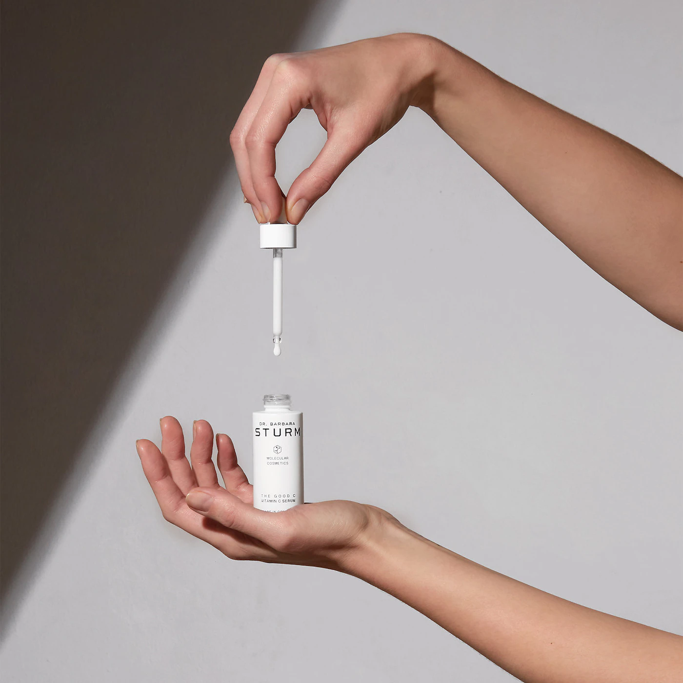 DR. BARBARA STURM The Good C Vitamin C Serum купить в Beauty Storage. Быстрая доставка по России и СНГ.
