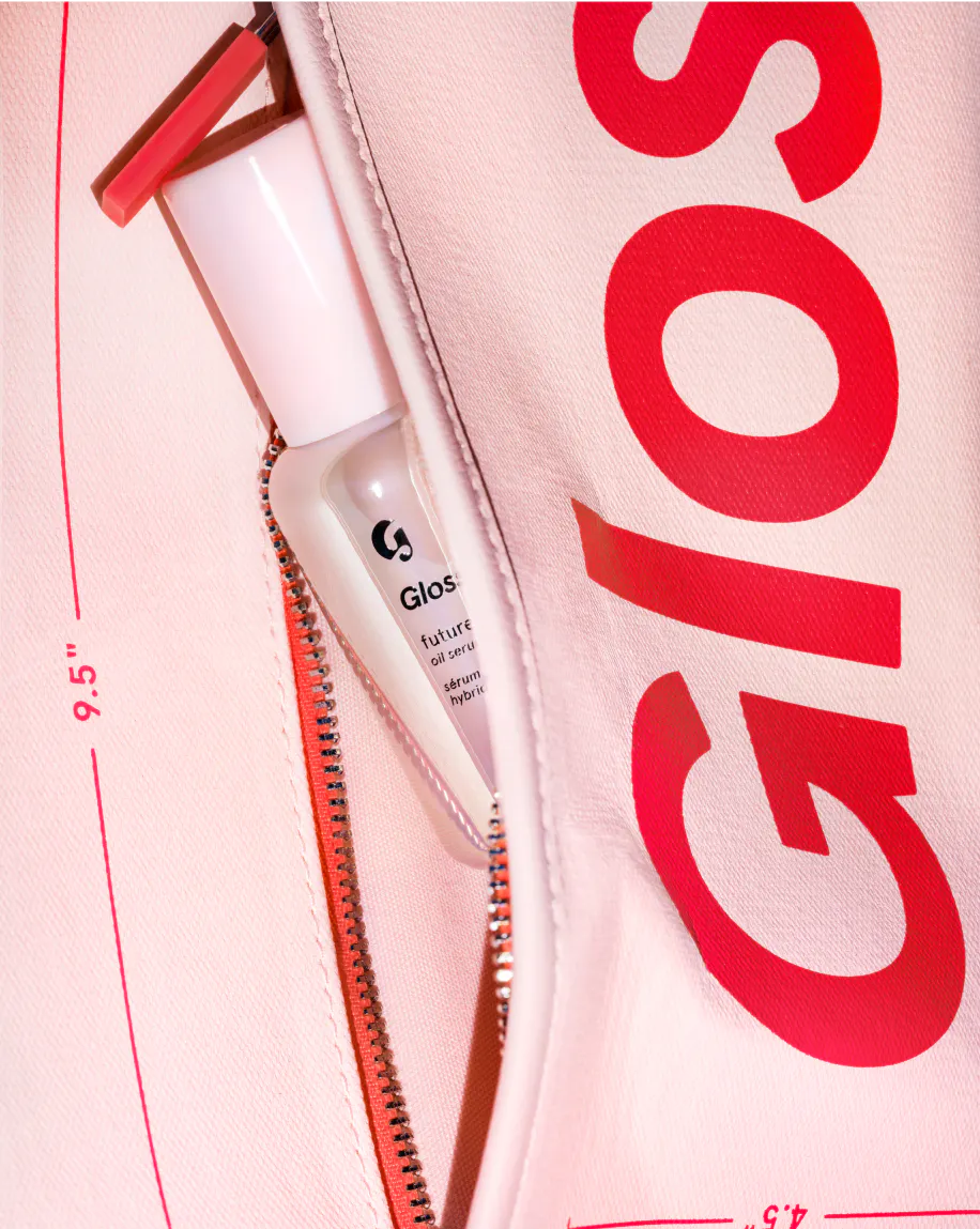 GLOSSIER The Beauty Bag купить в Beauty Storage. Быстрая доставка по России и СНГ.
