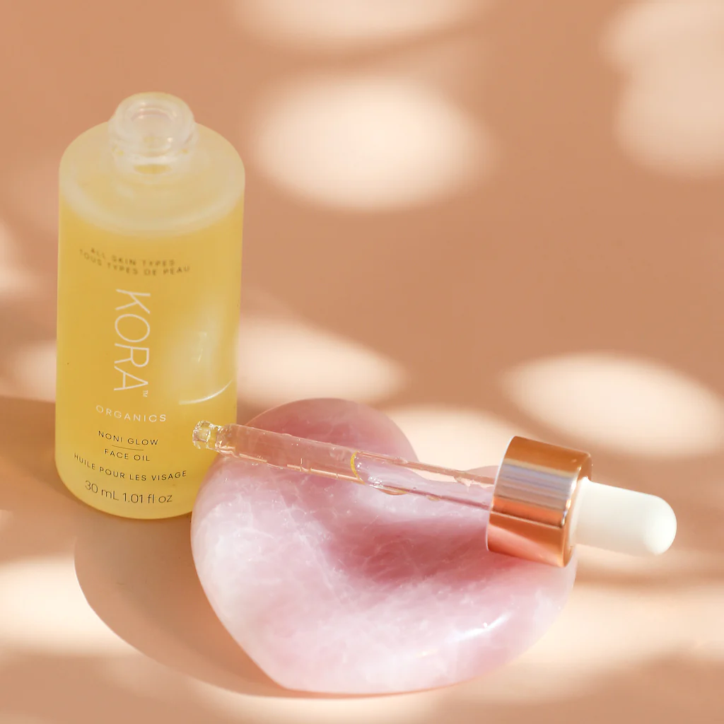 KORA ORGANICS Rose Quartz Heart Facial Sculptor купить в Beauty Storage. Быстрая доставка по России и СНГ.