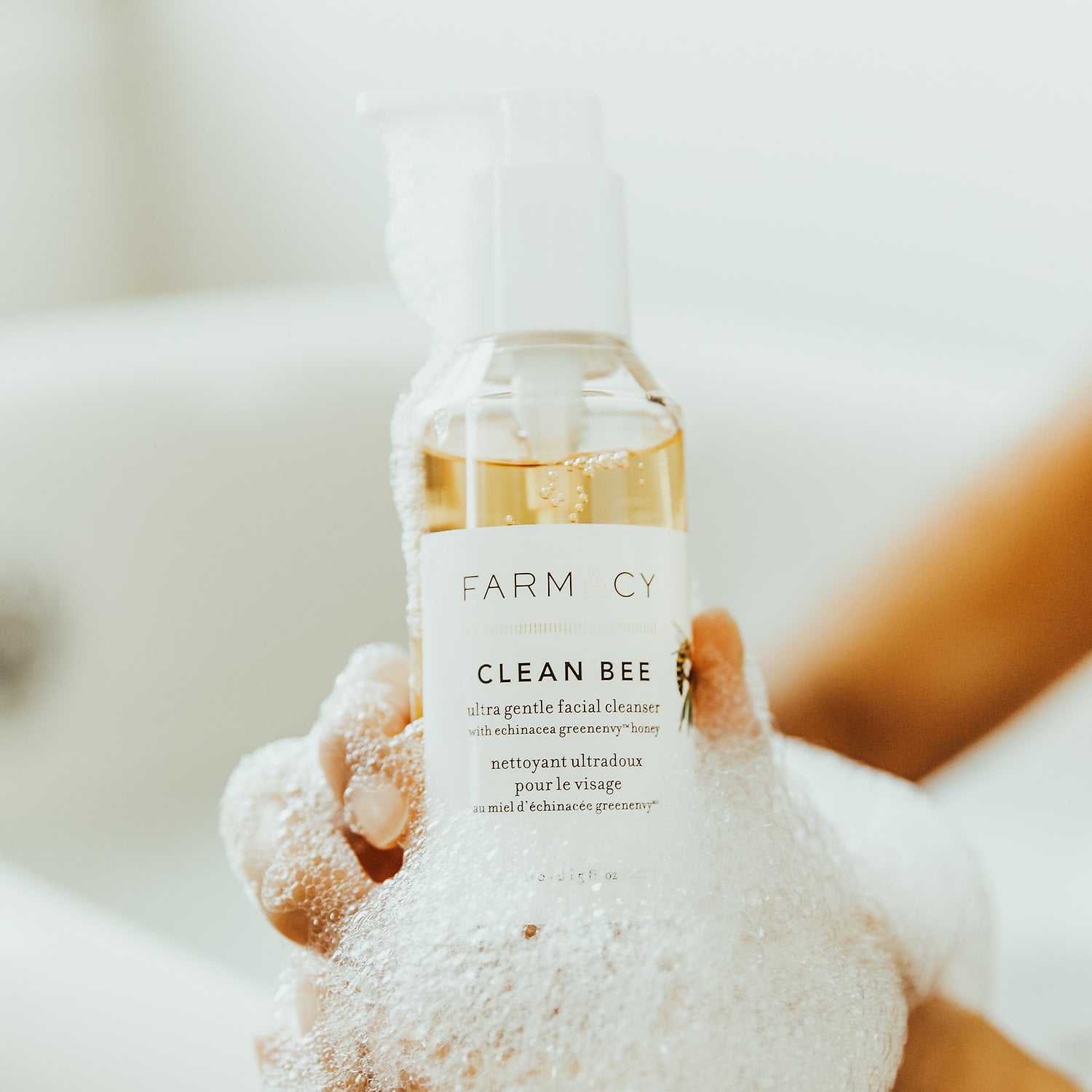 FARMACY Clean Bee Ultra Gentle Facial Cleanser