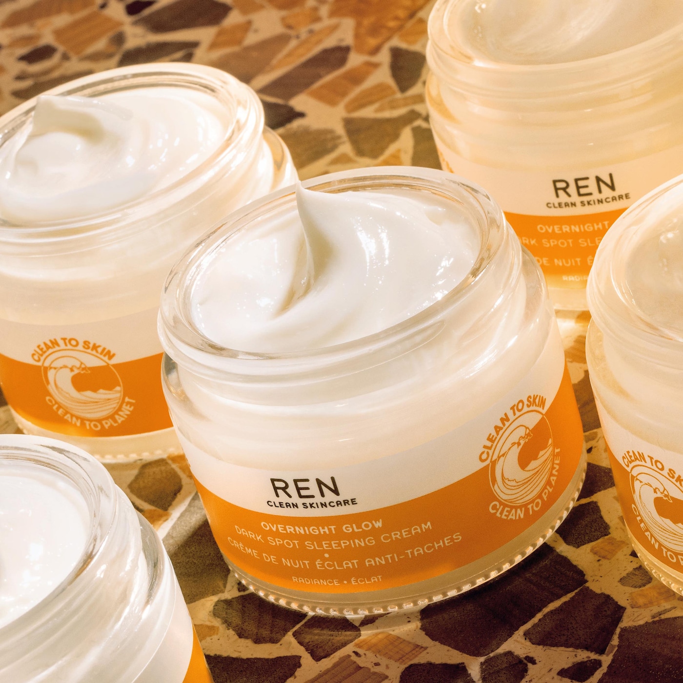 REN Clean Skincare Overnight Glow Dark Spot Sleeping Cream купить в Beauty Storage. Быстрая доставка по России и СНГ.