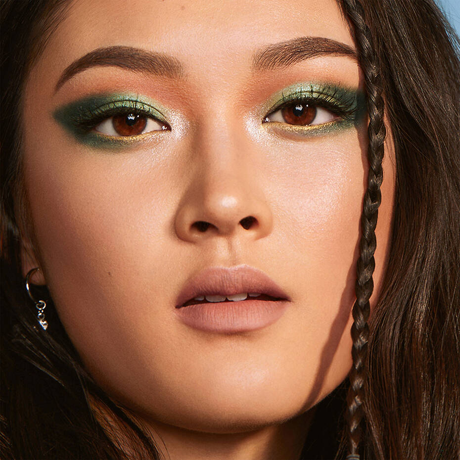 URBAN DECAY Naked Wild West Eyeshadow Palette купить в Beauty Storage. Быстрая доставка по России и СНГ.