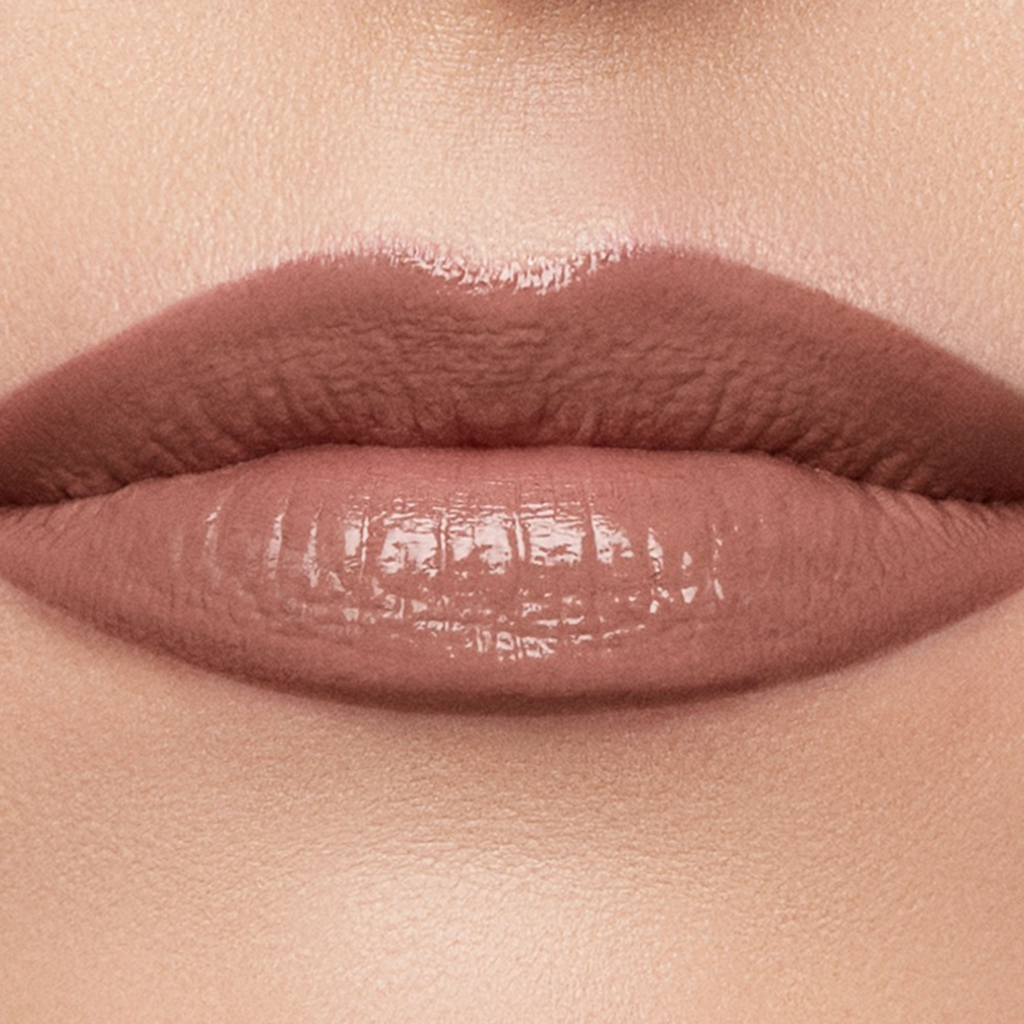 HOURGLASS Unlocked™ Satin Crème Lipstick купить в Beauty Storage. Быстрая доставка по России и СНГ.