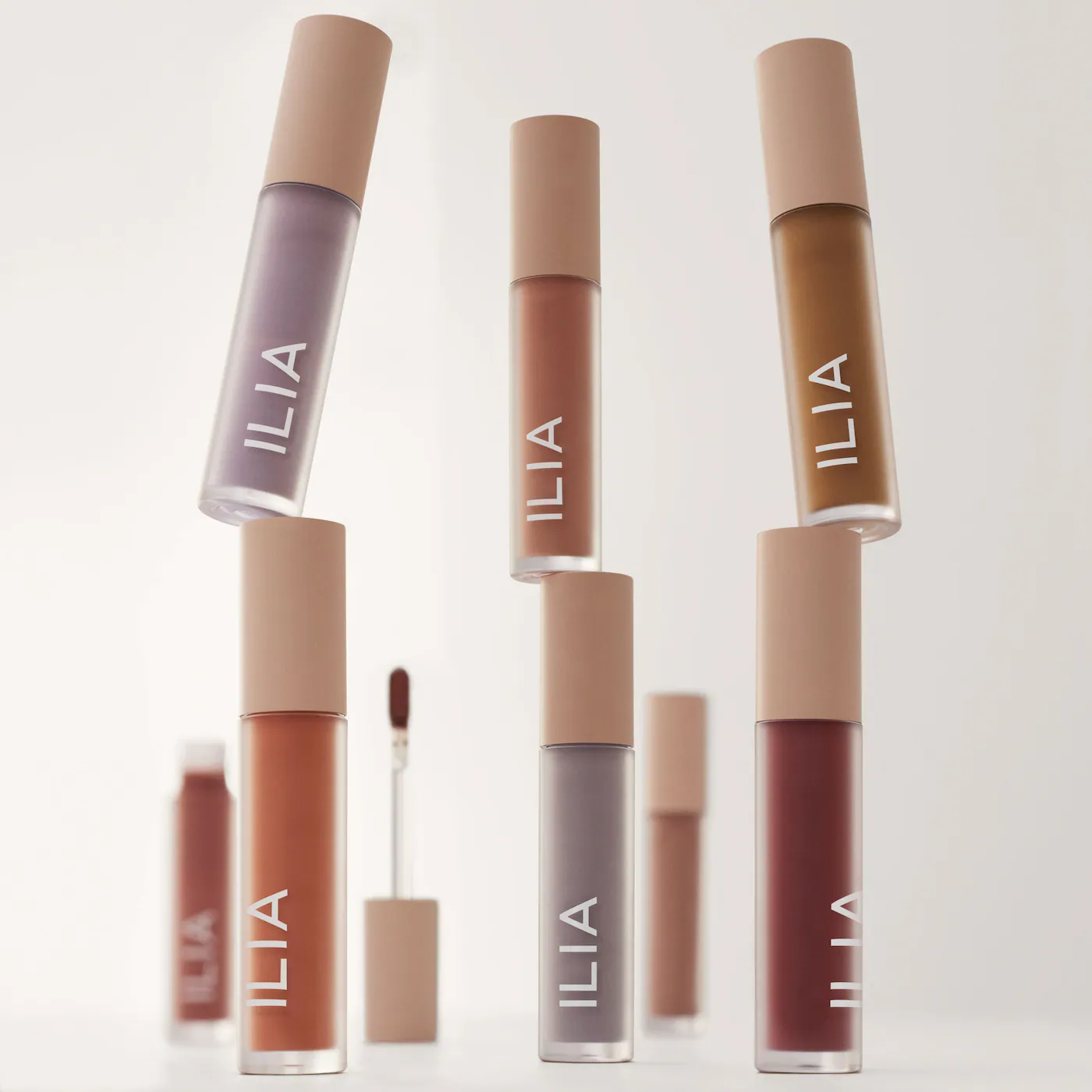 ILIA Liquid Powder Eye Shadow Tint  купить в Beauty Storage. Быстрая доставка по России и СНГ.
