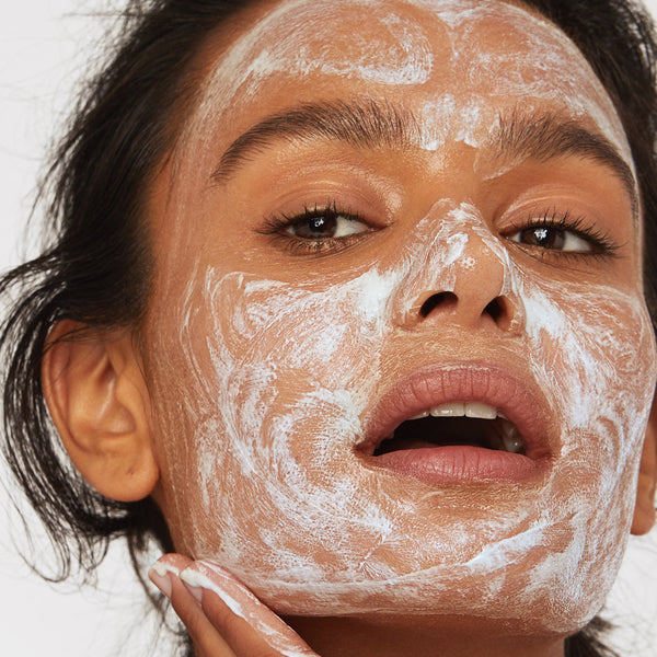 VERSED Keep The Peace Acne-Calming Cream Cleanser купить в Beauty Storage. Быстрая доставка по России и СНГ.