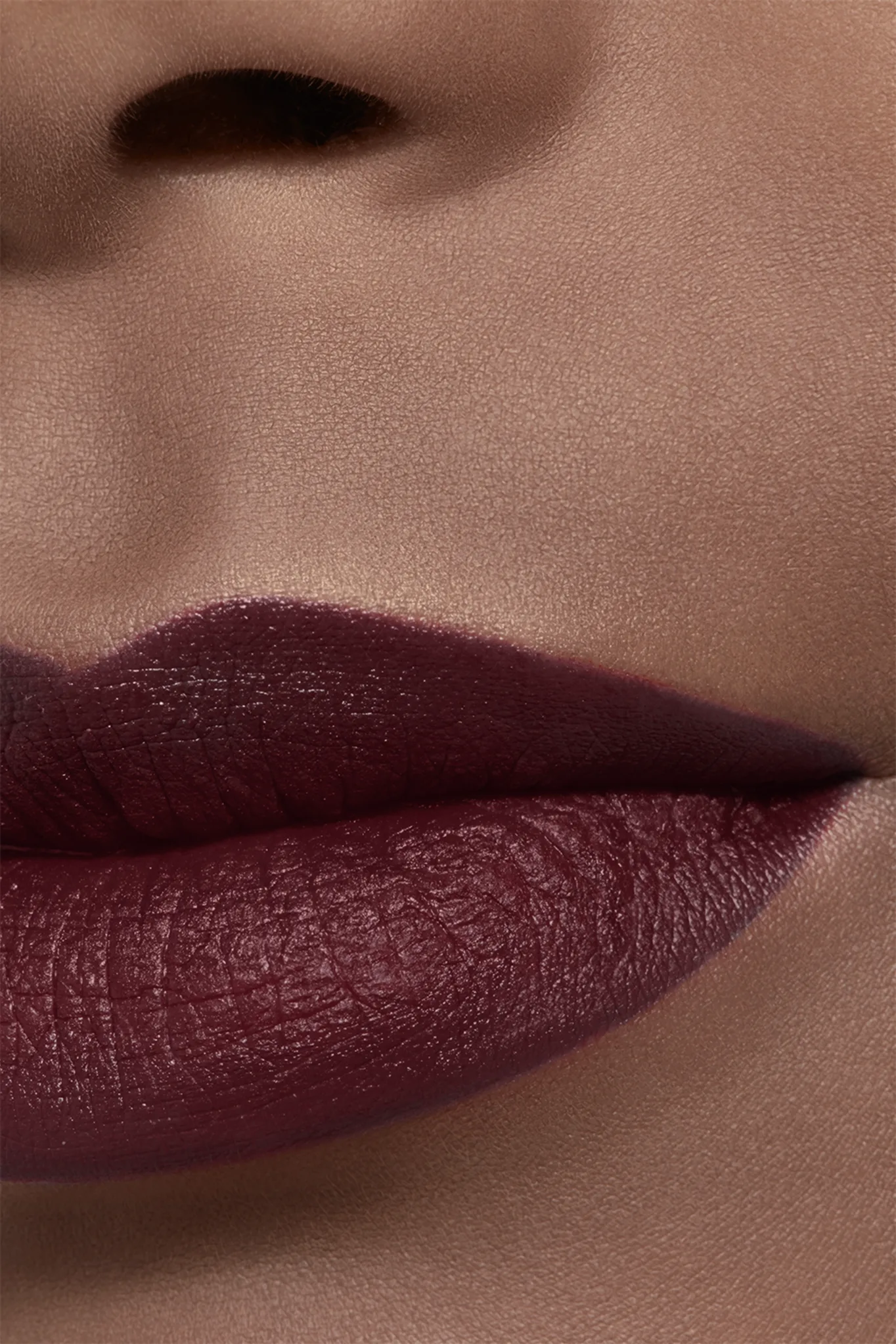 Купить CHANEL Rouge Allure Velvet Rouge Noir на Beautystorage.ru. Быстрая доставка по России и СНГ.