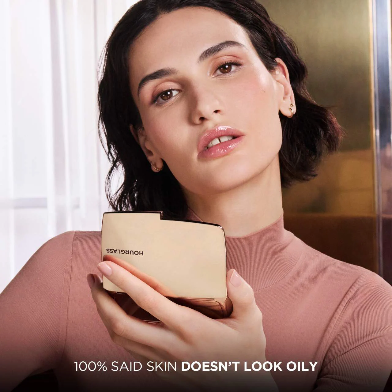 HOURGLASS Vanish Airbrush Pressed Powder купить в Beauty Storage. Быстрая доставка по России и СНГ.
