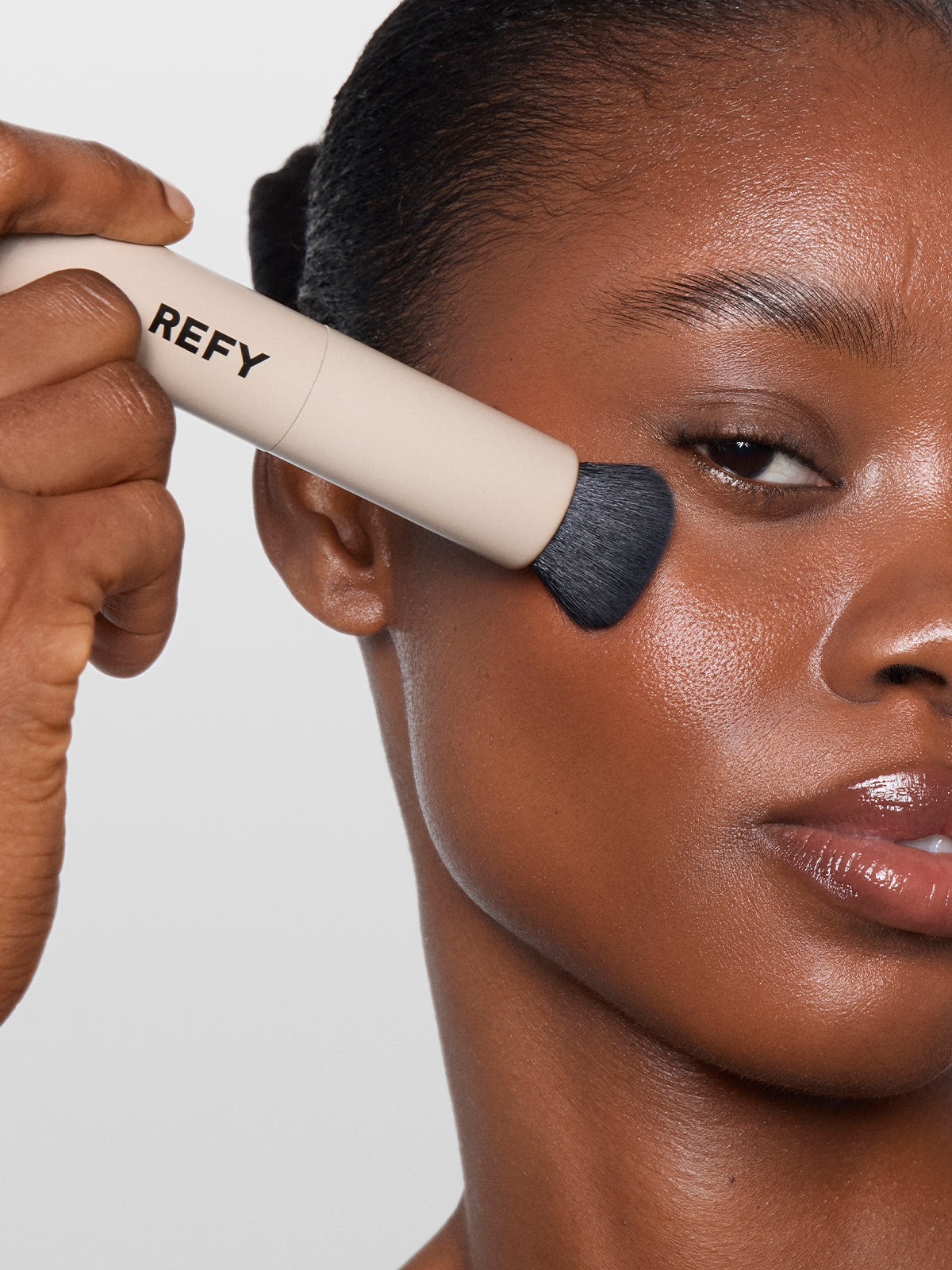 REFY Duo Brush купить в Beauty Storage. Быстрая доставка по России и СНГ.