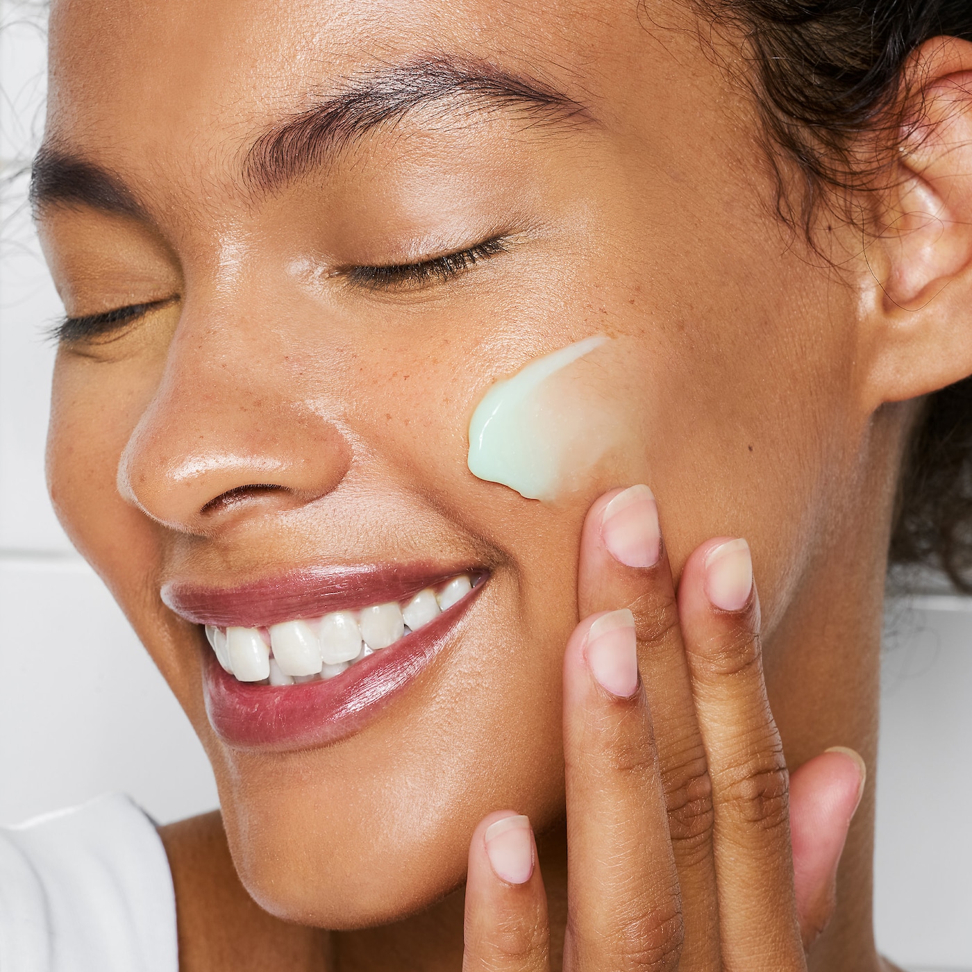 FARMACY Daily Greens Oil-Free Gel Moisturizer with Moringa and Papaya купить в Beauty Storage. Быстрая доставка по России и СНГ.