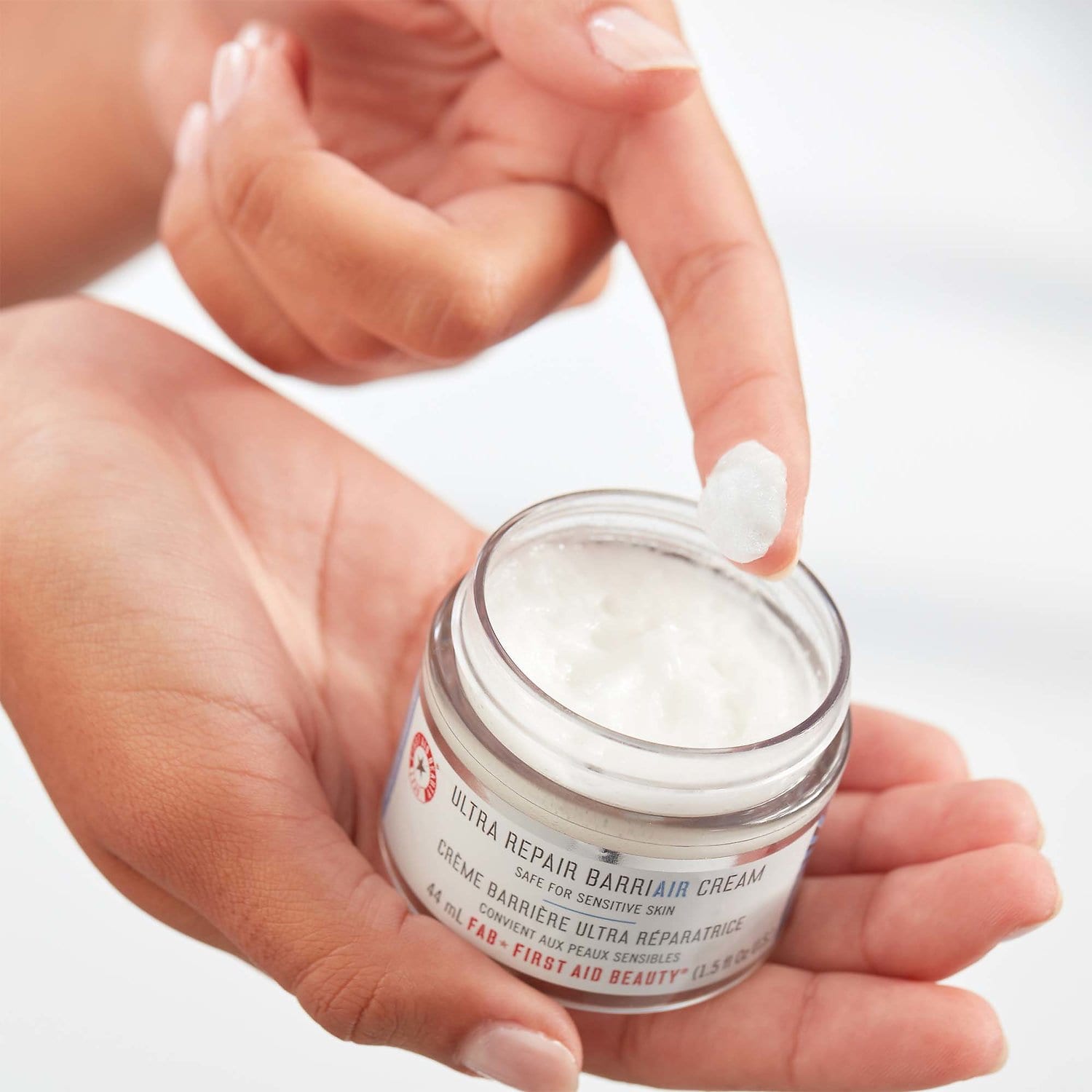 FIRST AID BEAUTY Ultra Repair BarriAIR Cream