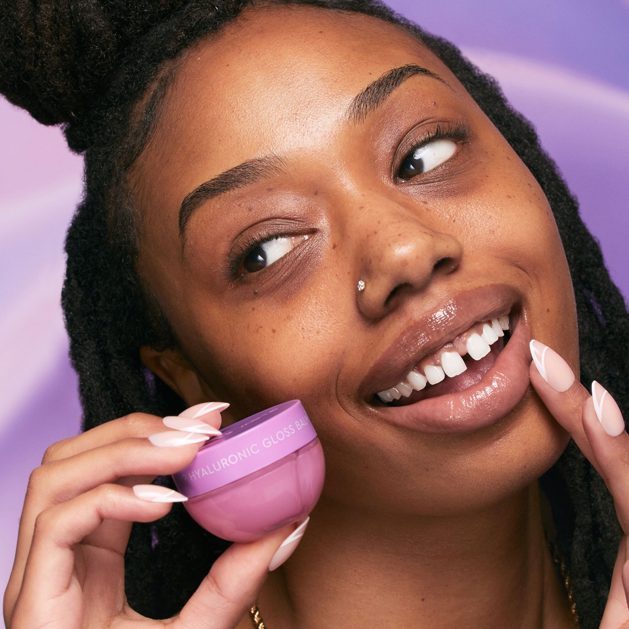 GLOW RECIPE Plum Plump Hyaluronic Acid Lip Gloss Balm купить в Beauty Storage. Быстрая доставка по России и СНГ.