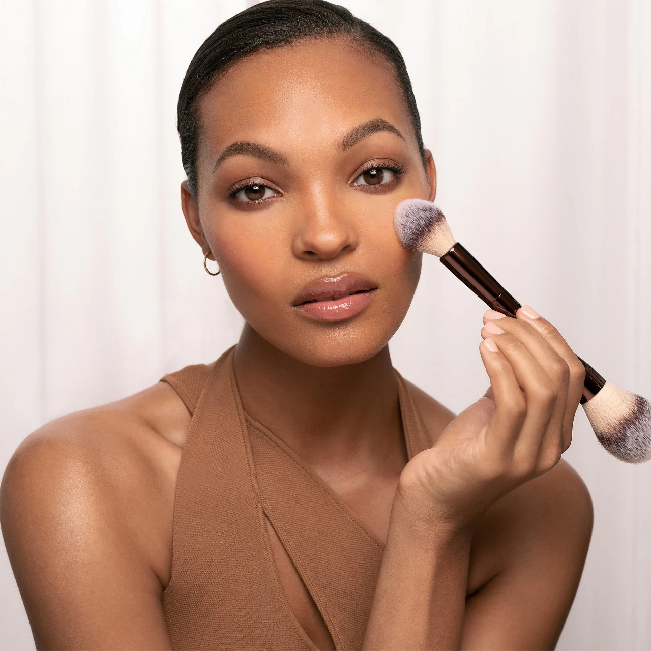 HOURGLASS Veil™ Translucent Setting Powder купить в Beauty Storage. Быстрая доставка по России и СНГ.