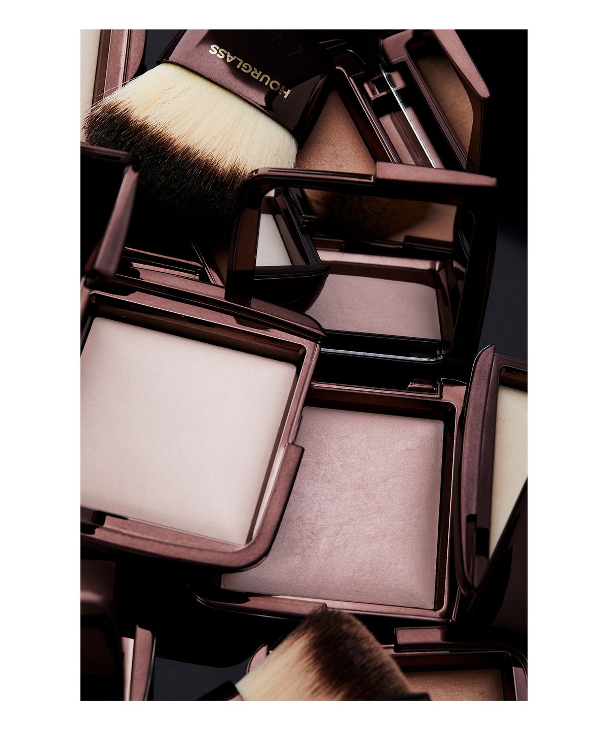 HOURGLASS Ambient® Lighting Powder купить в Beauty Storage. Быстрая доставка по России и СНГ.