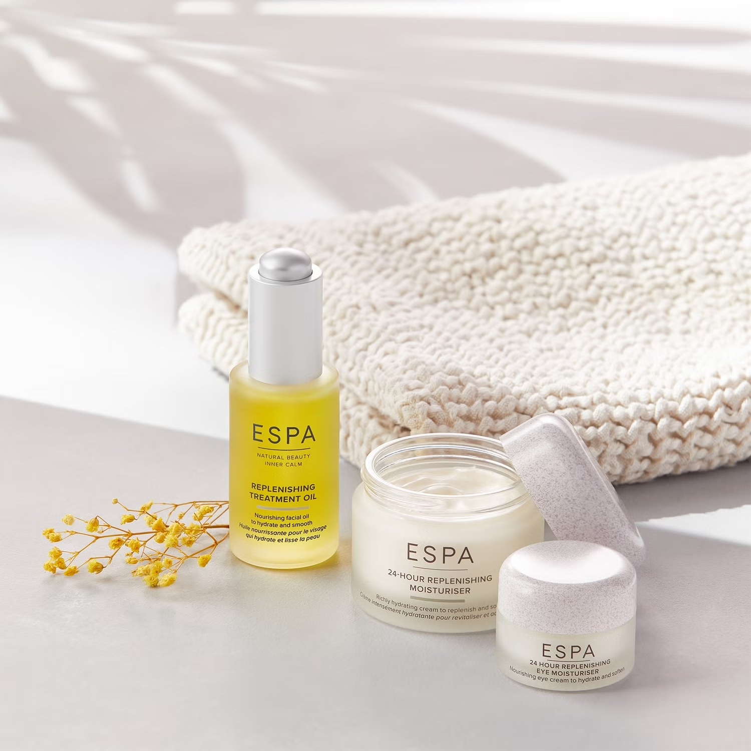 ESPA 24-Hour Replenishing Eye Moisturiser купить в Beauty Storage. Быстрая доставка по России и СНГ.