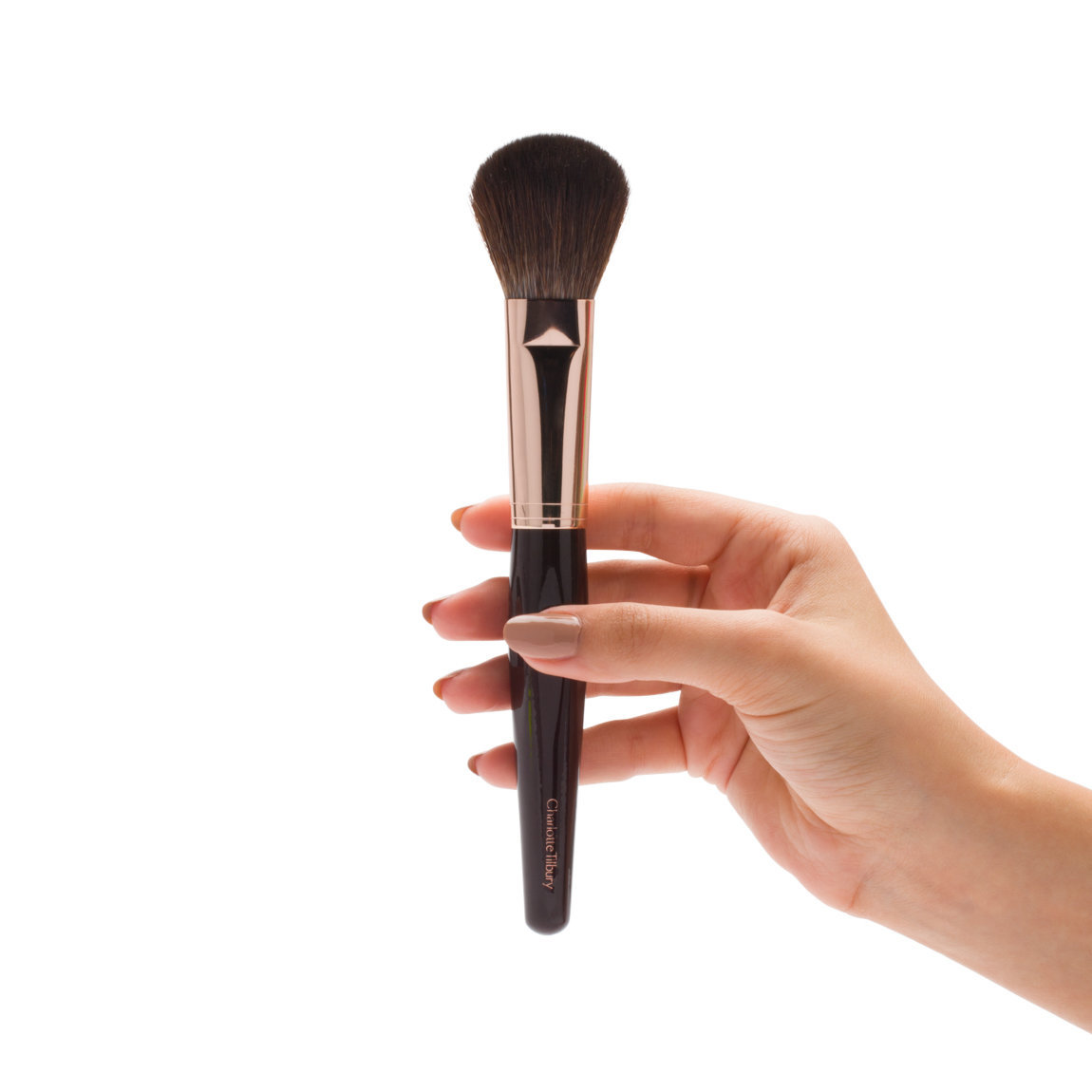 CHARLOTTE TILBURY Bronzer & Blusher Brush купить в Beauty Storage.  Быстрая доставка по России и СНГ.