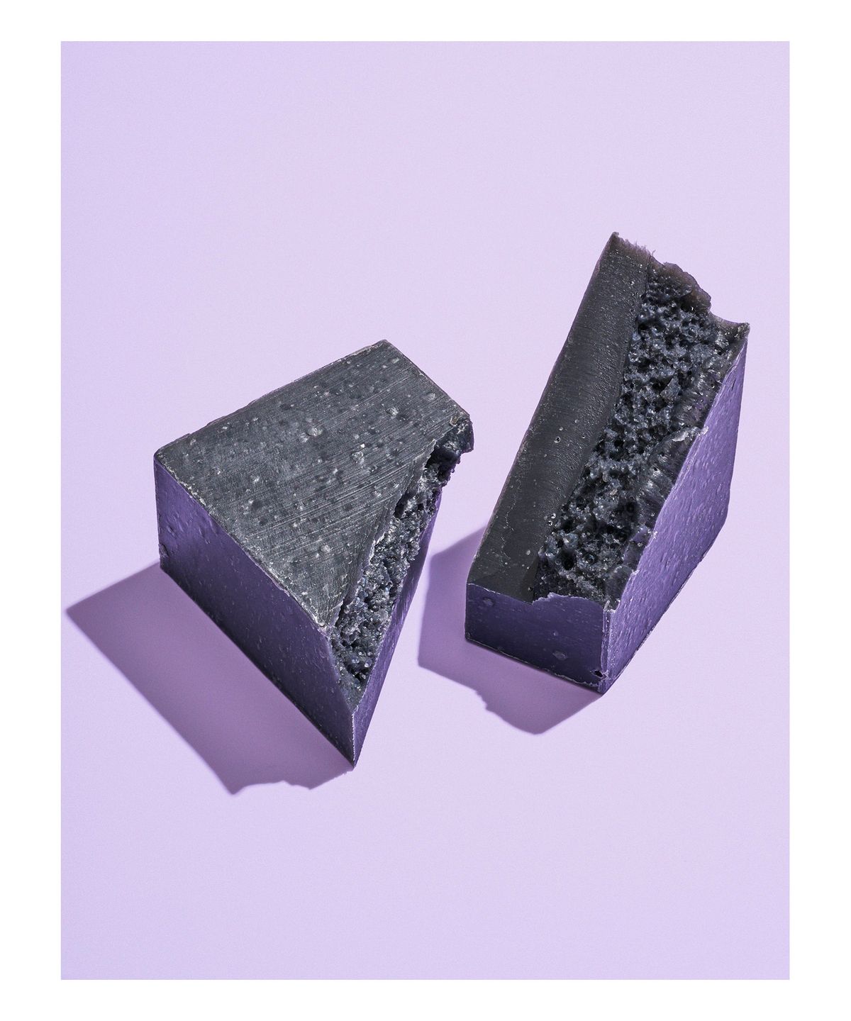 HERBIVORE Bamboo Charcoal Cleansing Bar Soap купить в Beauty Storage. Быстрая доставка по России и СНГ.