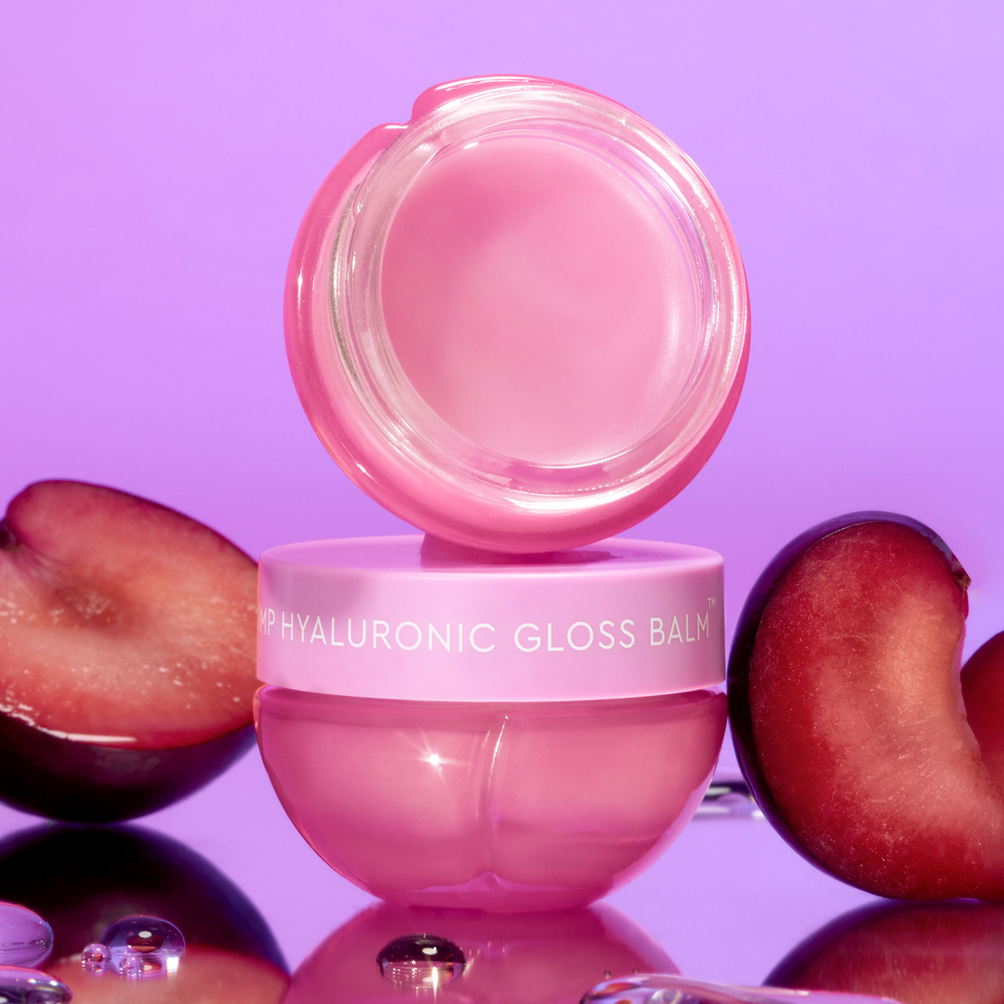 GLOW RECIPE Plum Plump Hyaluronic Acid Lip Gloss Balm купить в Beauty Storage. Быстрая доставка по России и СНГ.