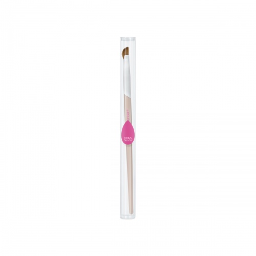 BEAUTYBLENDER Wing Man Curved Eyeliner Brush купить в Beauty Storage. Быстрая доставка по России и СНГ.