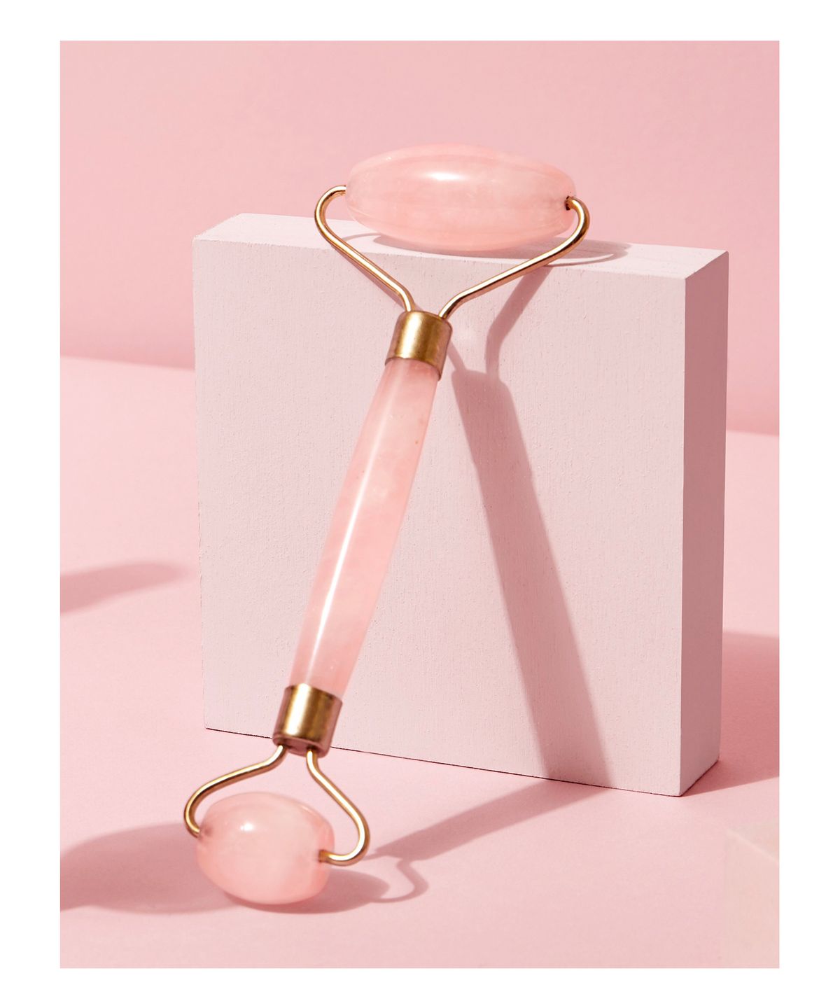 HERBIVORE Rose Quartz Facial Roller купить в Beauty Storage. Быстрая доставка по России и СНГ.