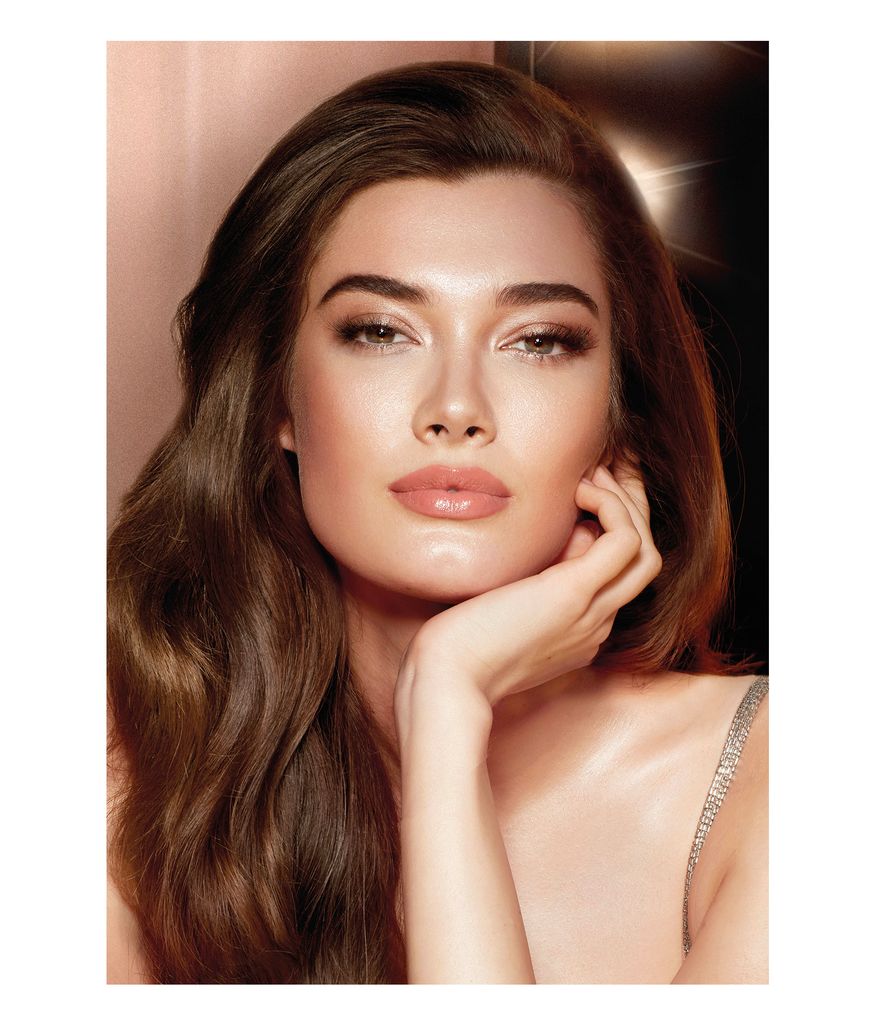 CHARLOTTE TILBURY Hollywood Flawless Filter купить в Beauty Storage.  Быстрая доставка по России и СНГ.