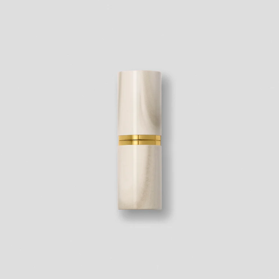 Купить VICTORIA BECKHAM BEAUTY Rouge Victoria Matte Lipstick на Beautystorage.ru. Быстрая доставка по России и СНГ.