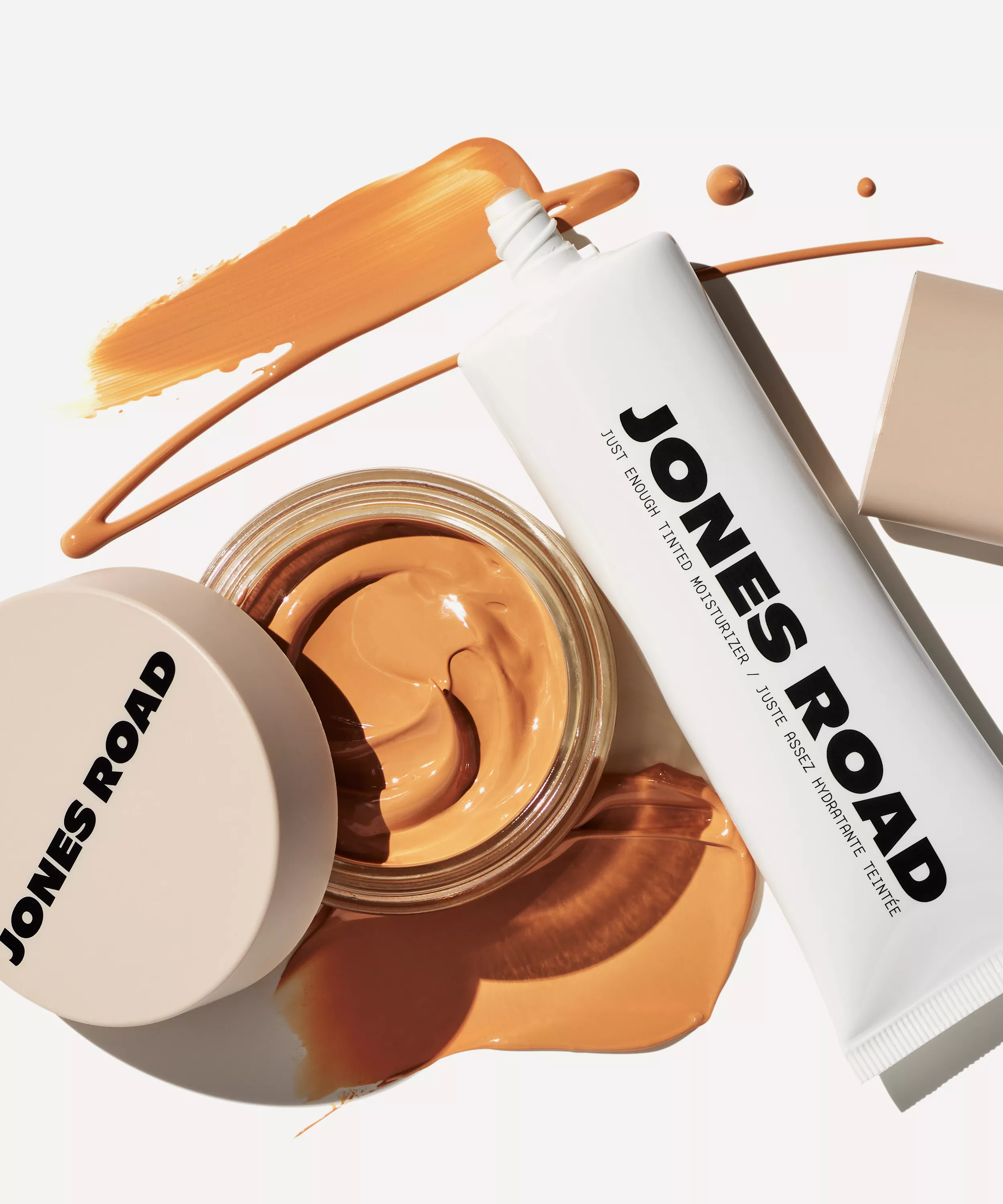 Купить JONES ROAD Just Enough Tinted Moisturiser  на Beautystorage.ru. Быстрая доставка по России и СНГ.