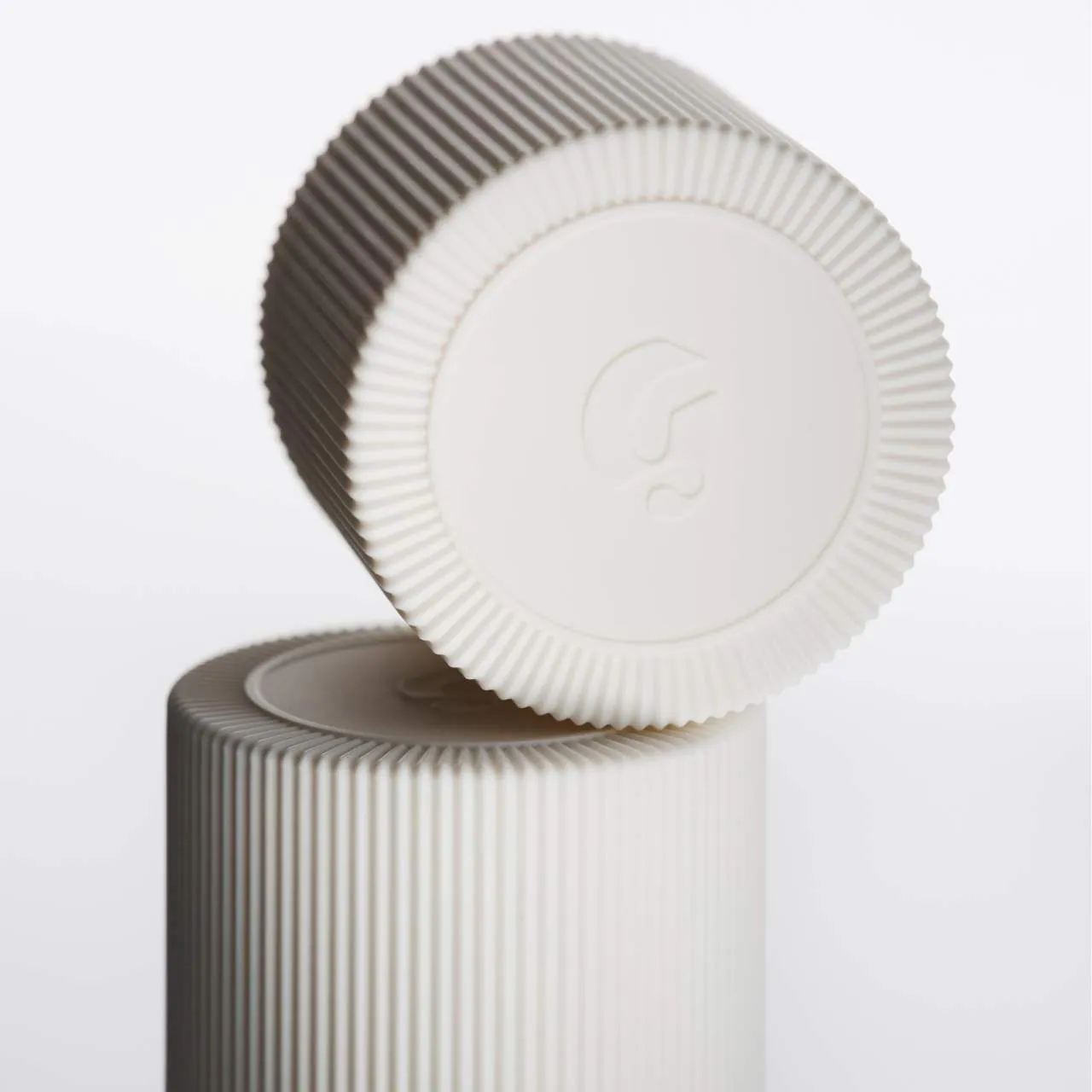 GLOSSIER Refillable Aluminum-Free Deodorant (Кейс)