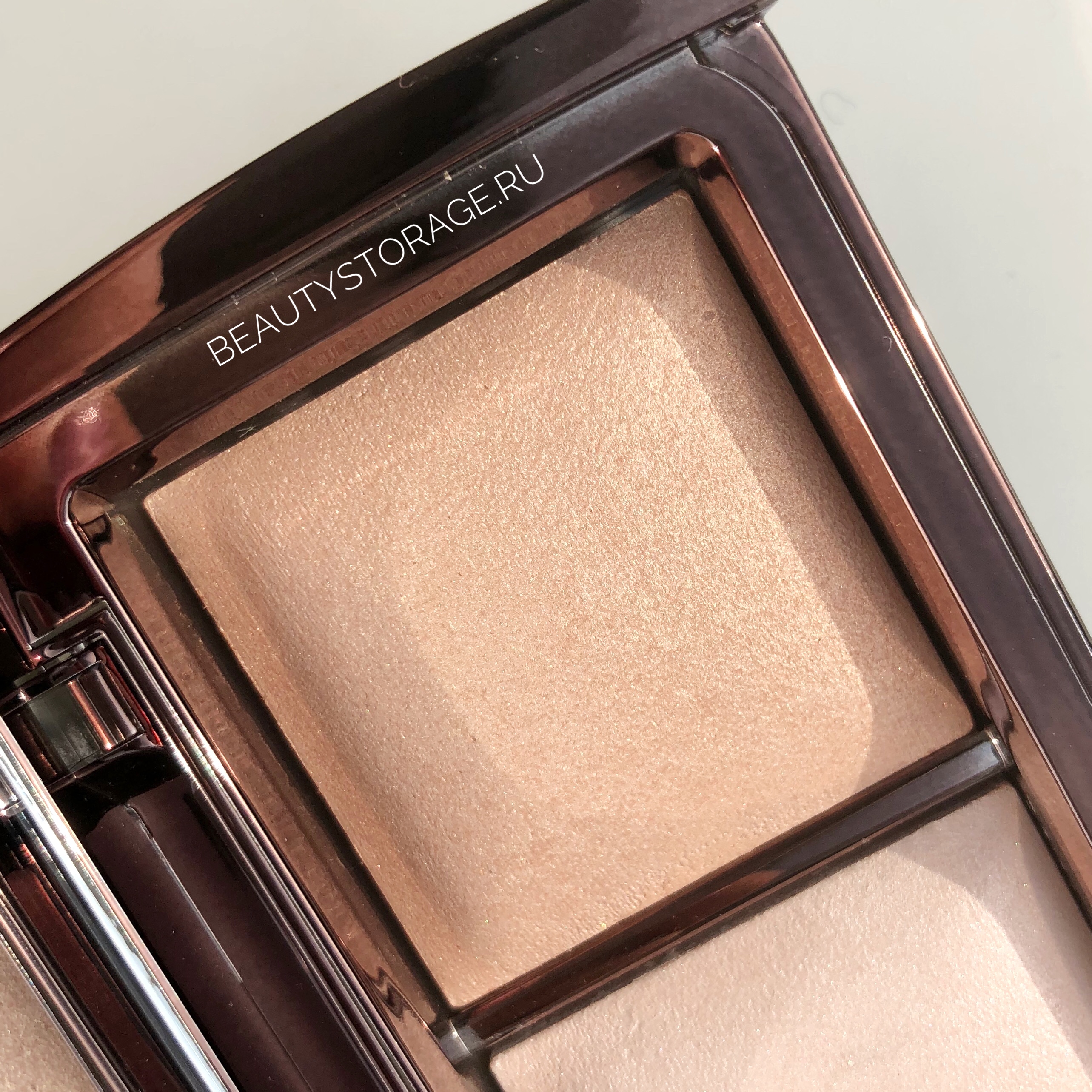 HOURGLASS Ambient® Lighting Palette купить в Beauty Storage. Быстрая доставка по России и СНГ.