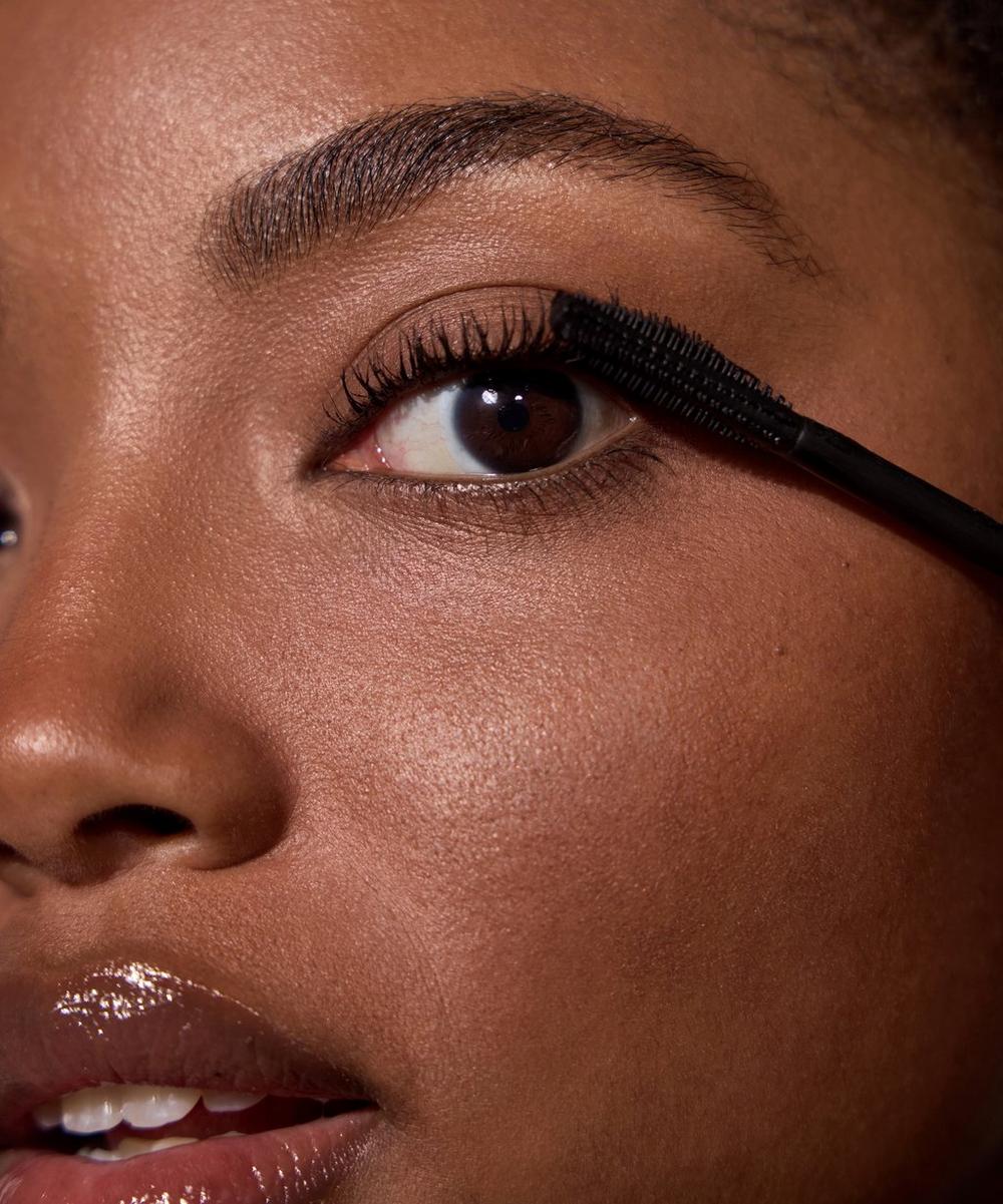 Купить JONES ROAD Minimalist Defining Mascara на Beautystorage.ru. Быстрая доставка по России и СНГ.