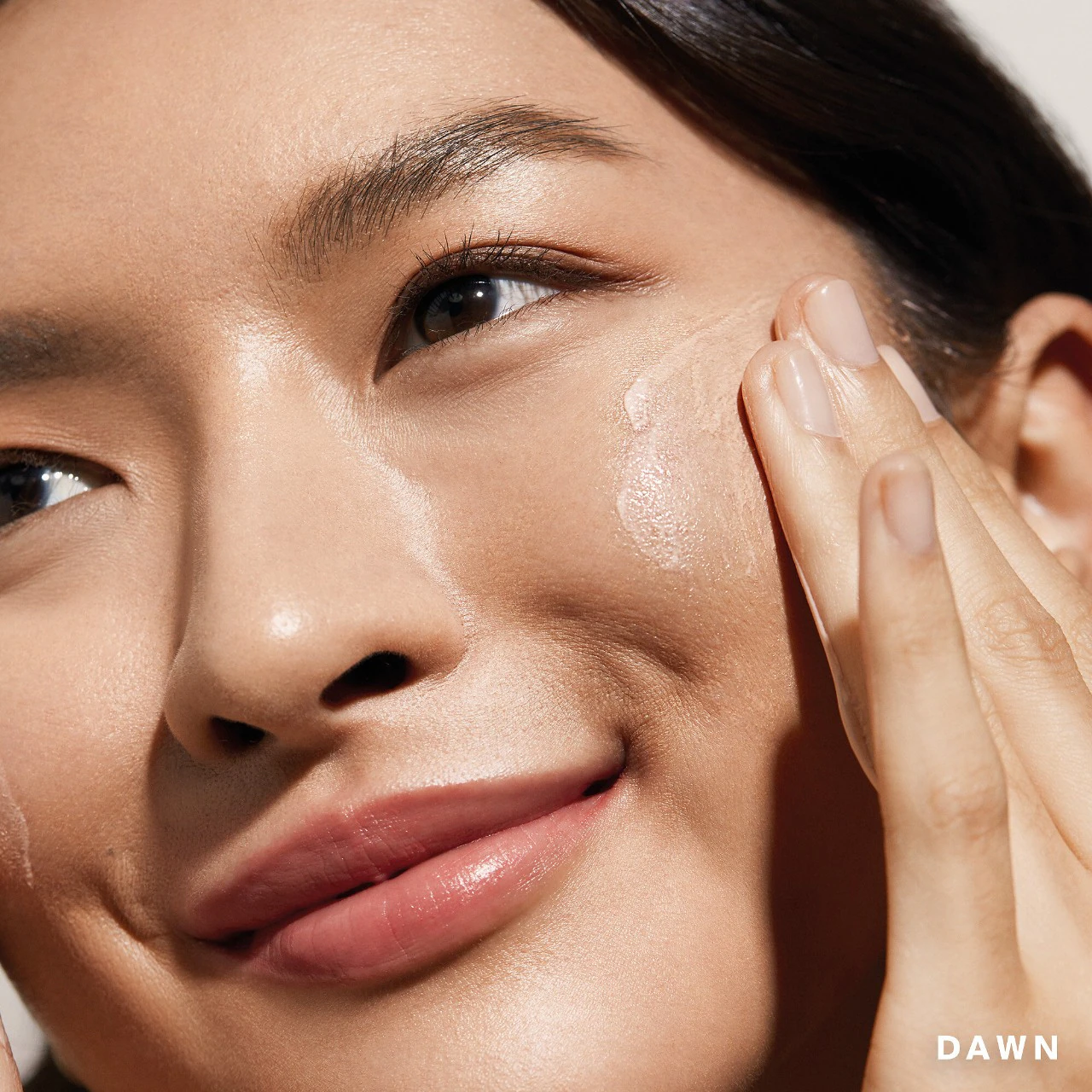 SUPERGOOP! Glowscreen Sunscreen SPF 40 PA+++ with Hyaluronic Acid + Niacinamide купить в Beauty Storage. Быстрая доставка по России и СНГ.