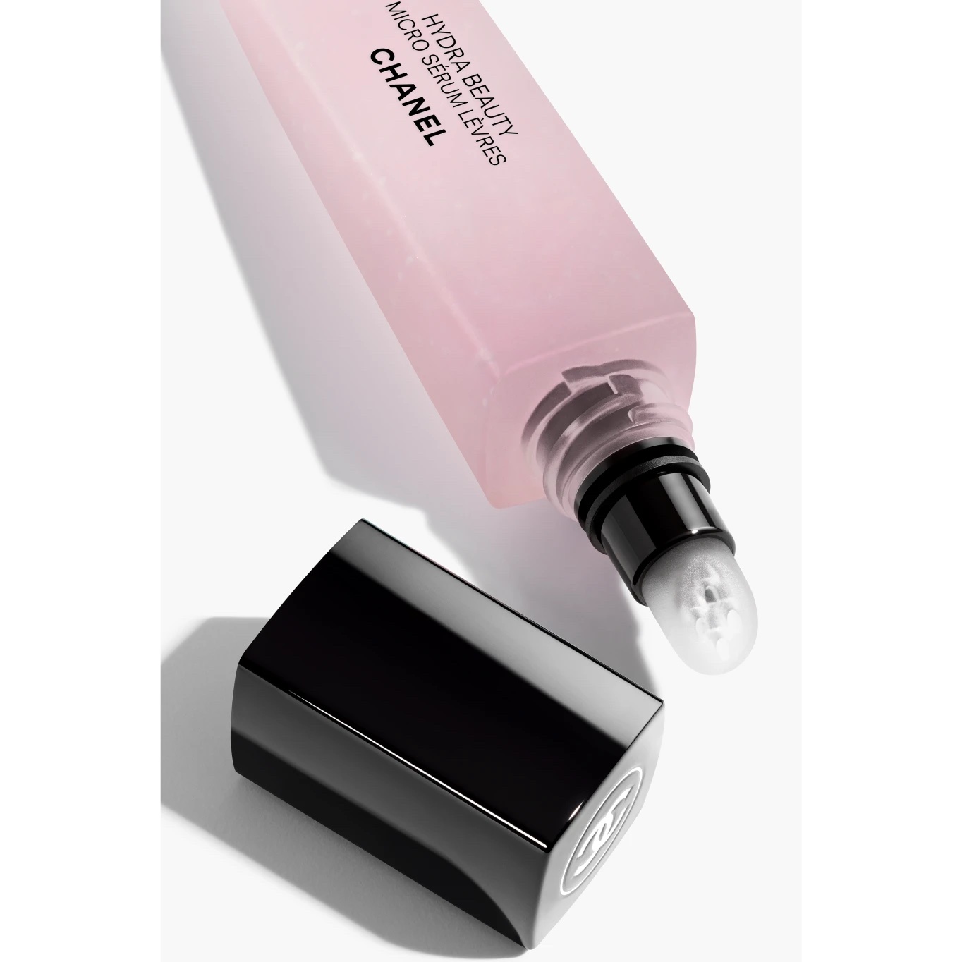 Купить CHANEL Hydra Beauty Micro Sérum Lèvres на Beautystorage.ru. Быстрая доставка по России и СНГ.