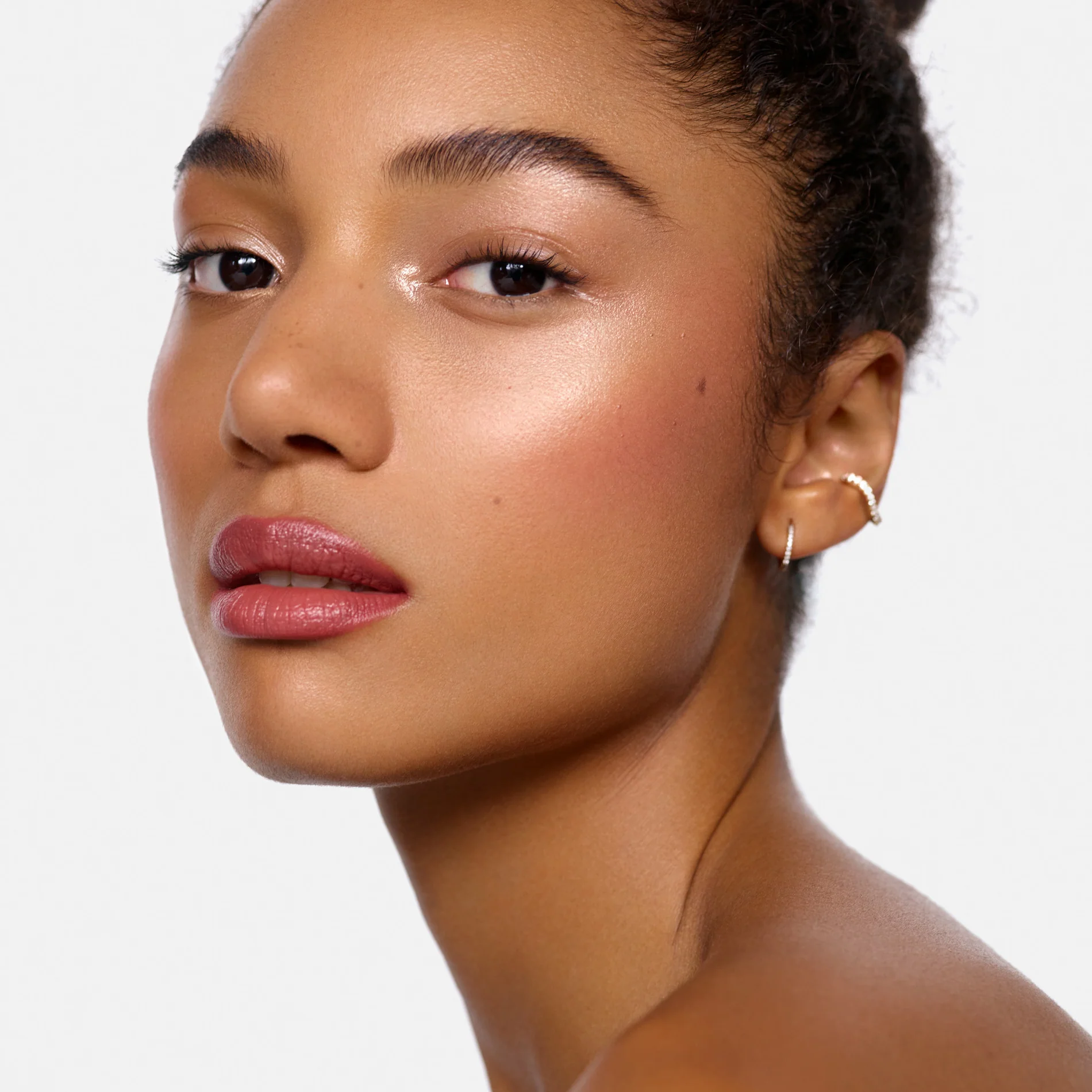 ROSE INC The Radiant Color Edit купить в Beauty Storage. Быстрая доставка по России и СНГ.
