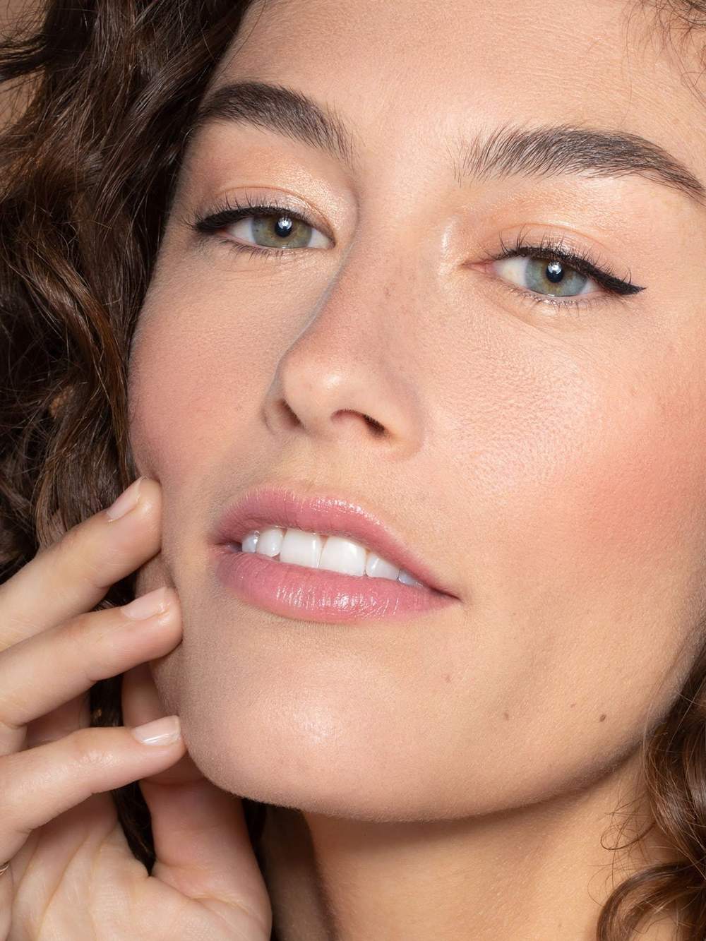 ILIA Clean Line Liquid Liner купить в Beauty Storage. Быстрая доставка по России и СНГ.
