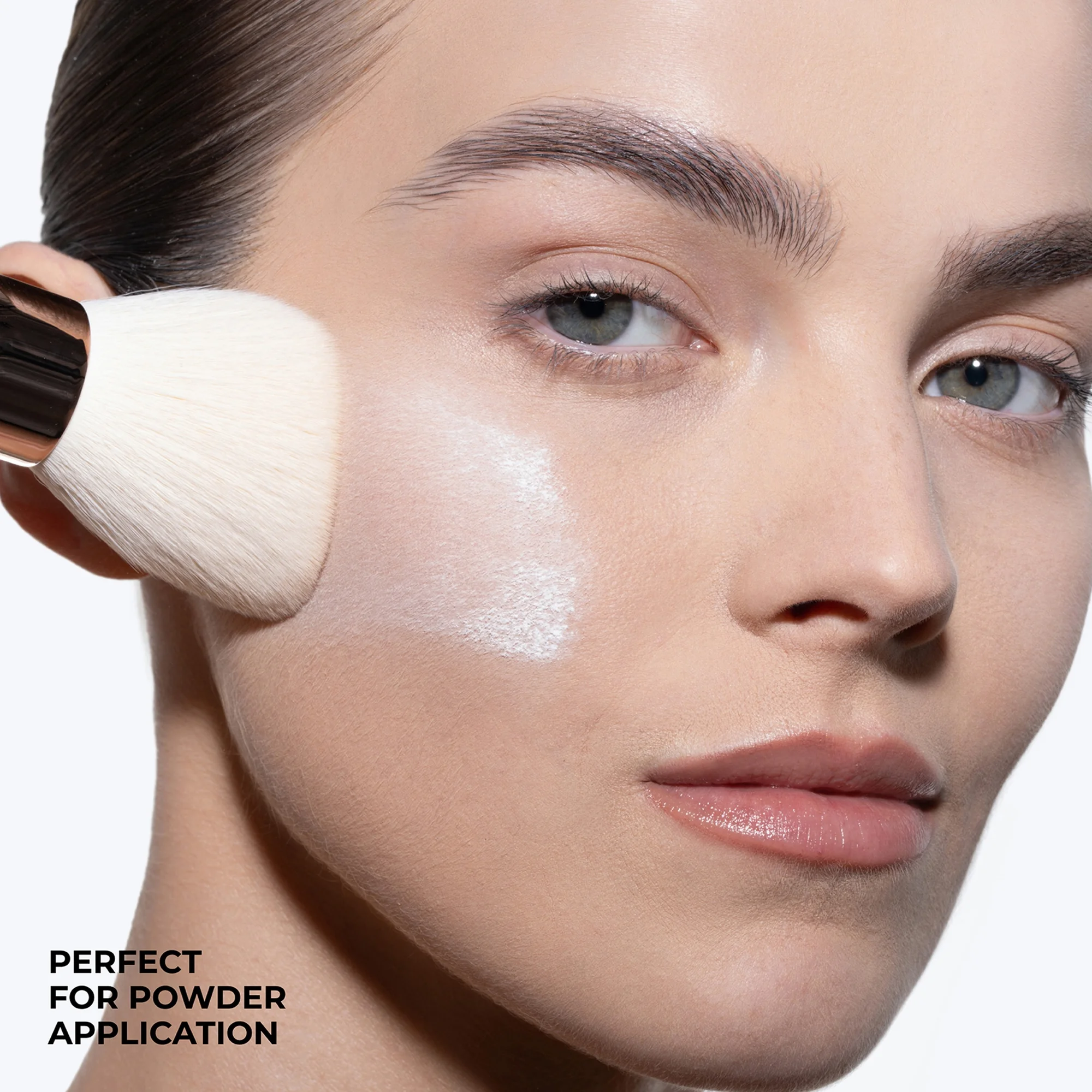 Купить NATASHA DENONA Hy-Glam Powder Brush на Beautystorage.ru. Быстрая доставка по России и СНГ.