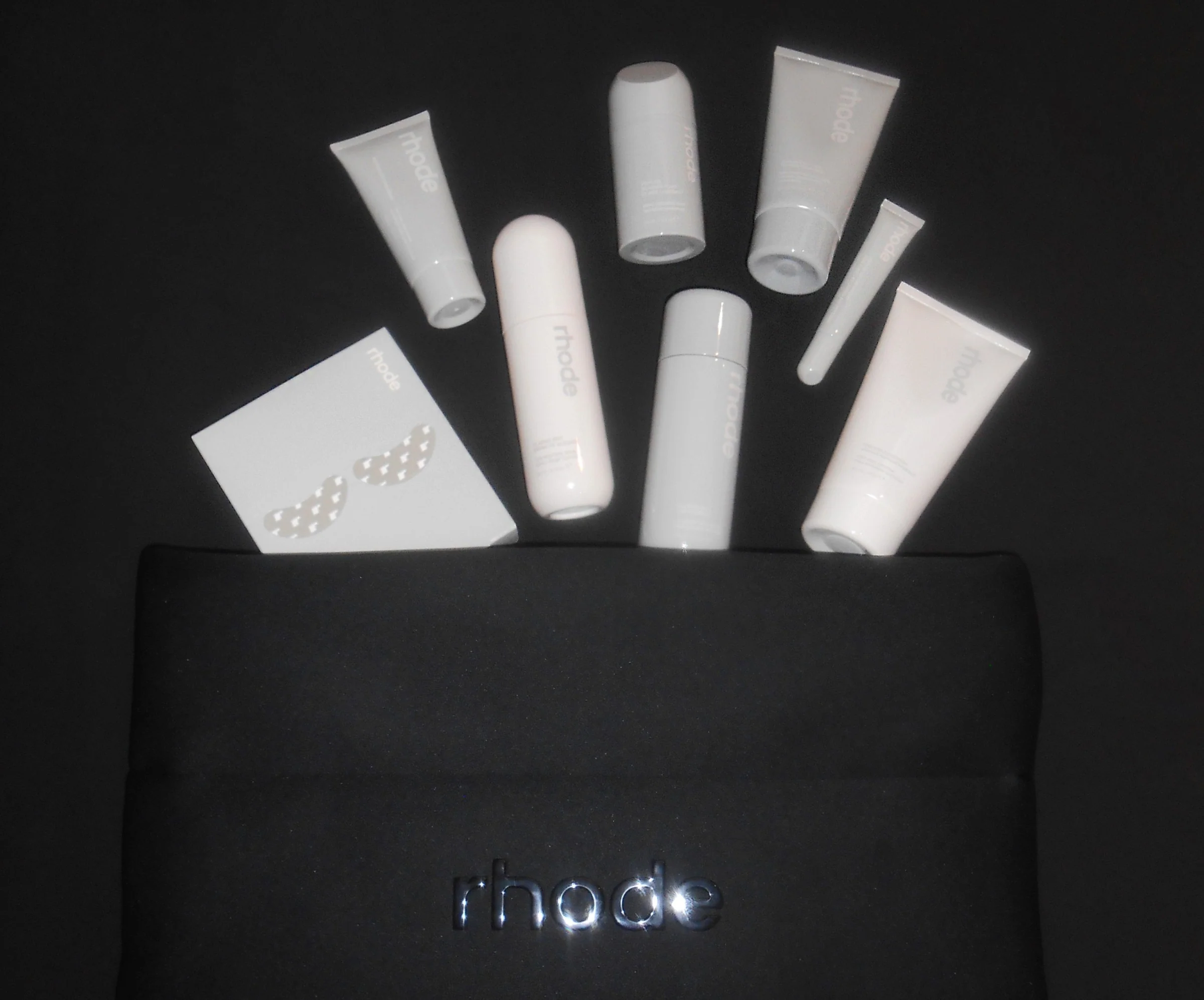 RHODE The Oversized Rhode Kit купить в Beauty Storage. Быстрая доставка по России и СНГ.