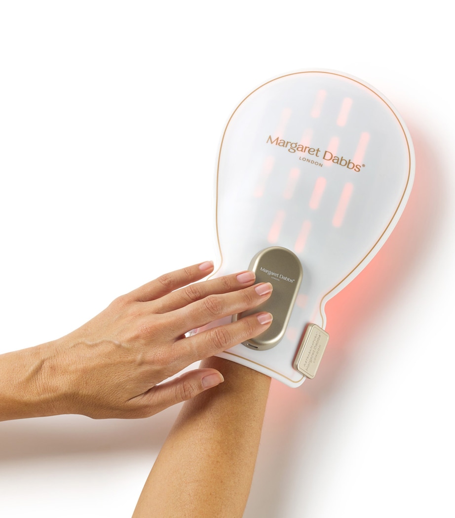 Купить MARGARET DABBS LONDON AstraeaNatura LED Hand Mitts на Beautystorage.ru. Быстрая доставка по России и СНГ.
