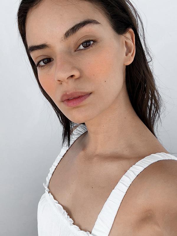 GLOSSIER Cloud Paint купить в Beauty Storage.  Быстрая доставка по России и СНГ.