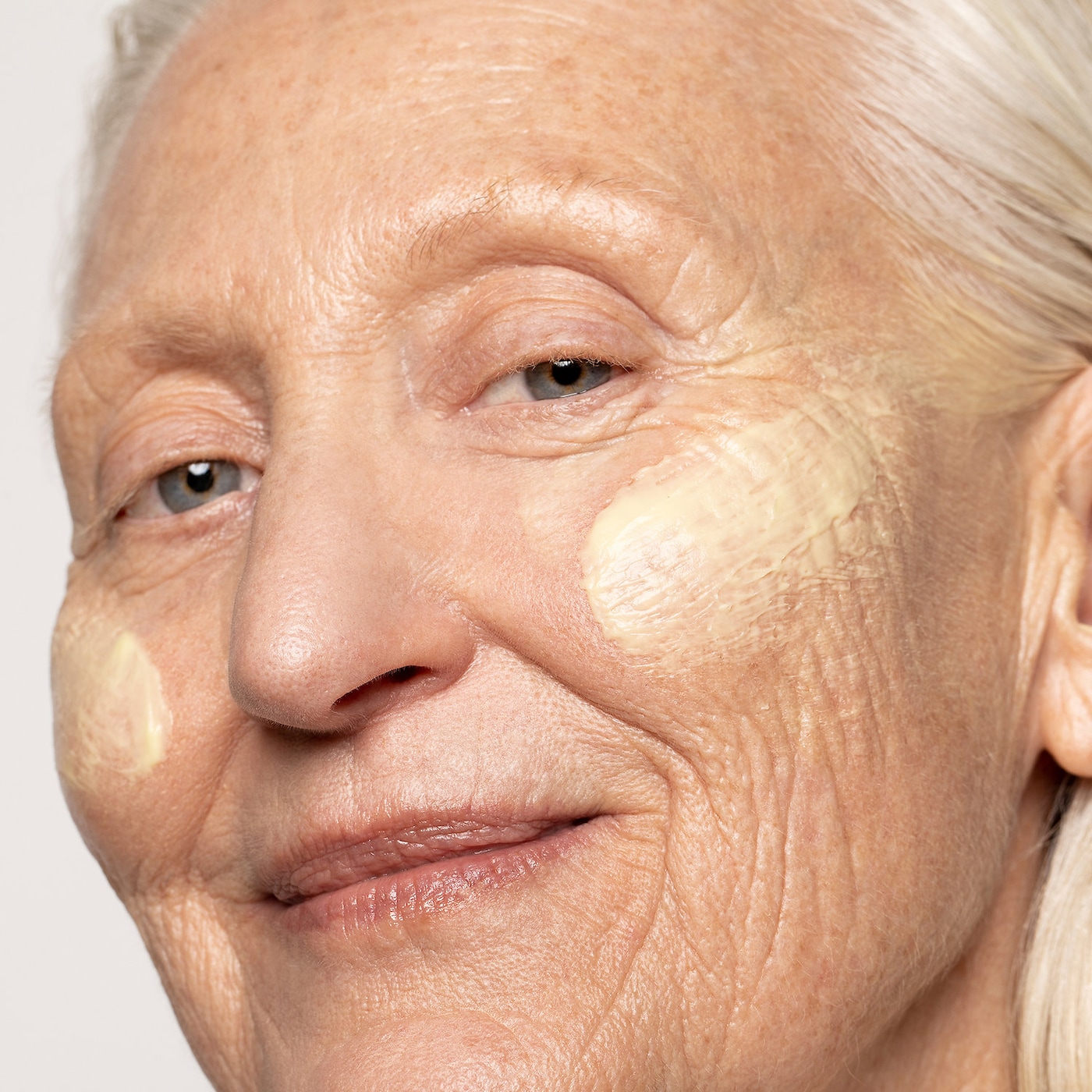 YOUTH TO THE PEOPLE Superberry Hydrate + Glow Dream Mask with Vitamin C купить в Beauty Storage. Быстрая доставка по России и СНГ.