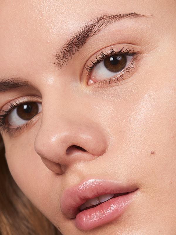 GLOSSIER Perfecting Skin Tint