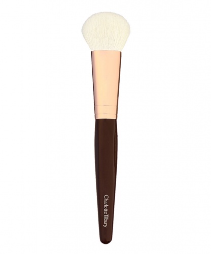 CHARLOTTE TILBURY Magic Complexion Brush купить в Beauty Storage.  Быстрая доставка по России и СНГ.