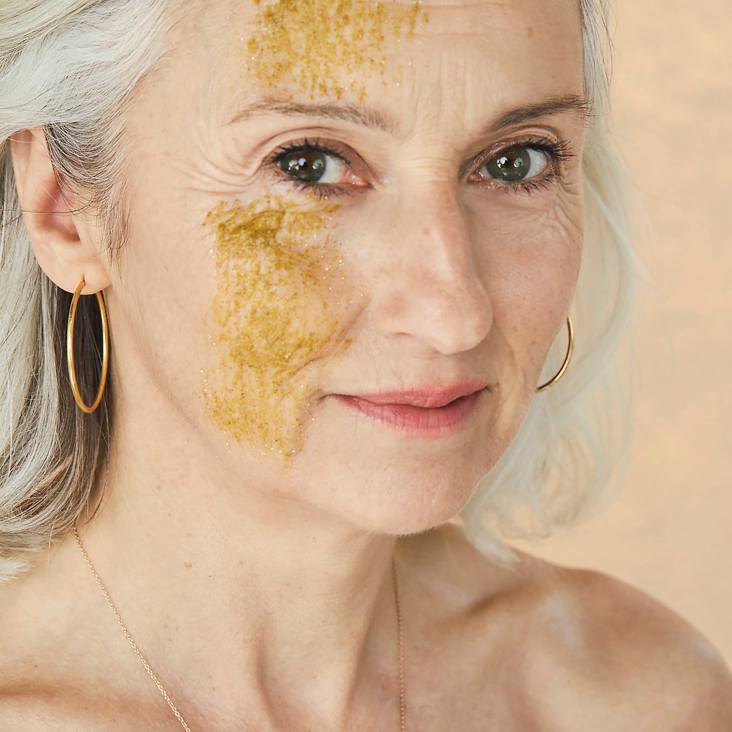 KORA ORGANICS Turmeric 2-in-1 Brightening & Exfoliating Mask