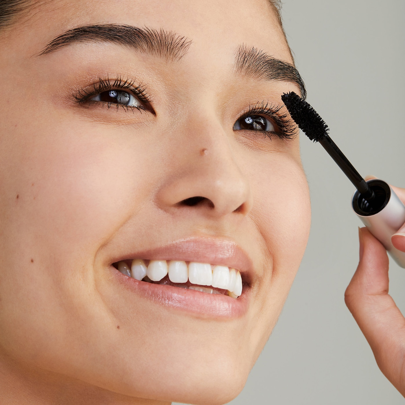 RMS BEAUTY Straight Up Volumizing Peptide Mascara купить в Beauty Storage. Быстрая доставка по России и СНГ.